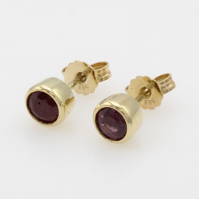 Image Paar Ohrstecker mit Rubinen, GG 585/000, 2 Rubine in Zargenfassungen ca. 5 mm, ...