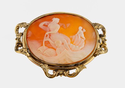 Image Kamee-Brosche, um 1890, Silber verg., Muschelkamee mit antiker Darstellung, wohl ...