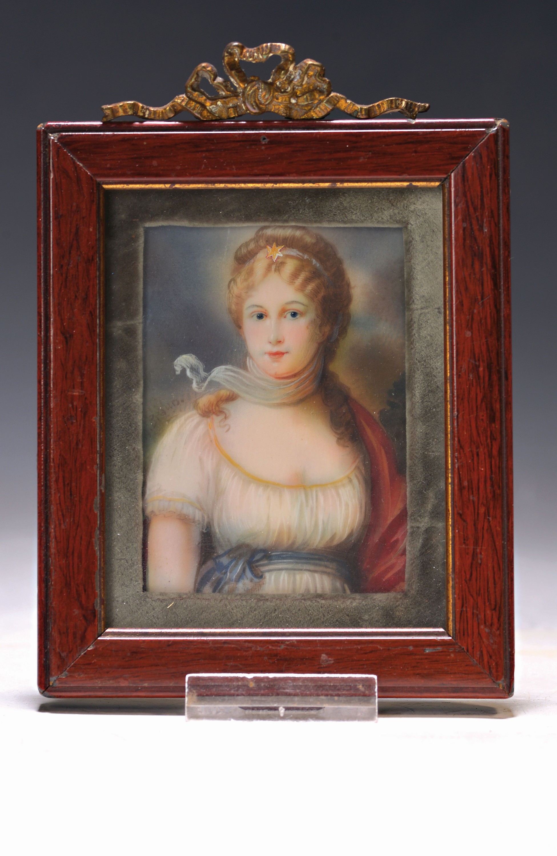 Miniaturmalerei, deutsch, um 1870-80, Porträt der Königin Luise von Preussen, feine Gouachemalerei, ca. 8x6cm, PP aus Samt, u.Gl., R. ca. 12x10cm