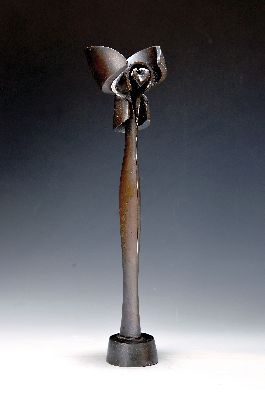 Karl-Heinz Deutsch, geb. 1940 Karlsruhe, Bronzeskulptur, Stele in organischer Form, H. ca. 37cm, studierte an der Akademie Karlsruhe bei Hans ...