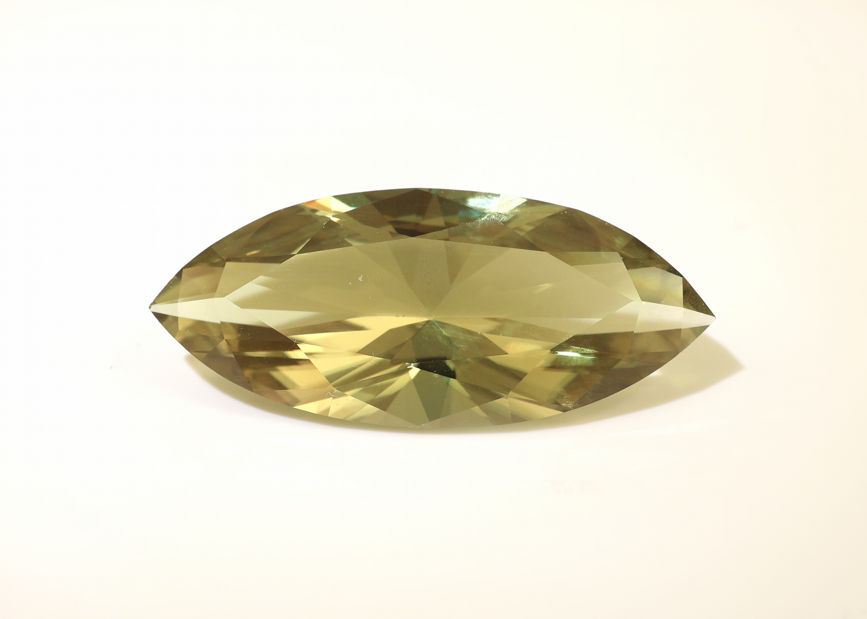 Detail d: Loser Zultanit Navette, ca. 16.13 ct