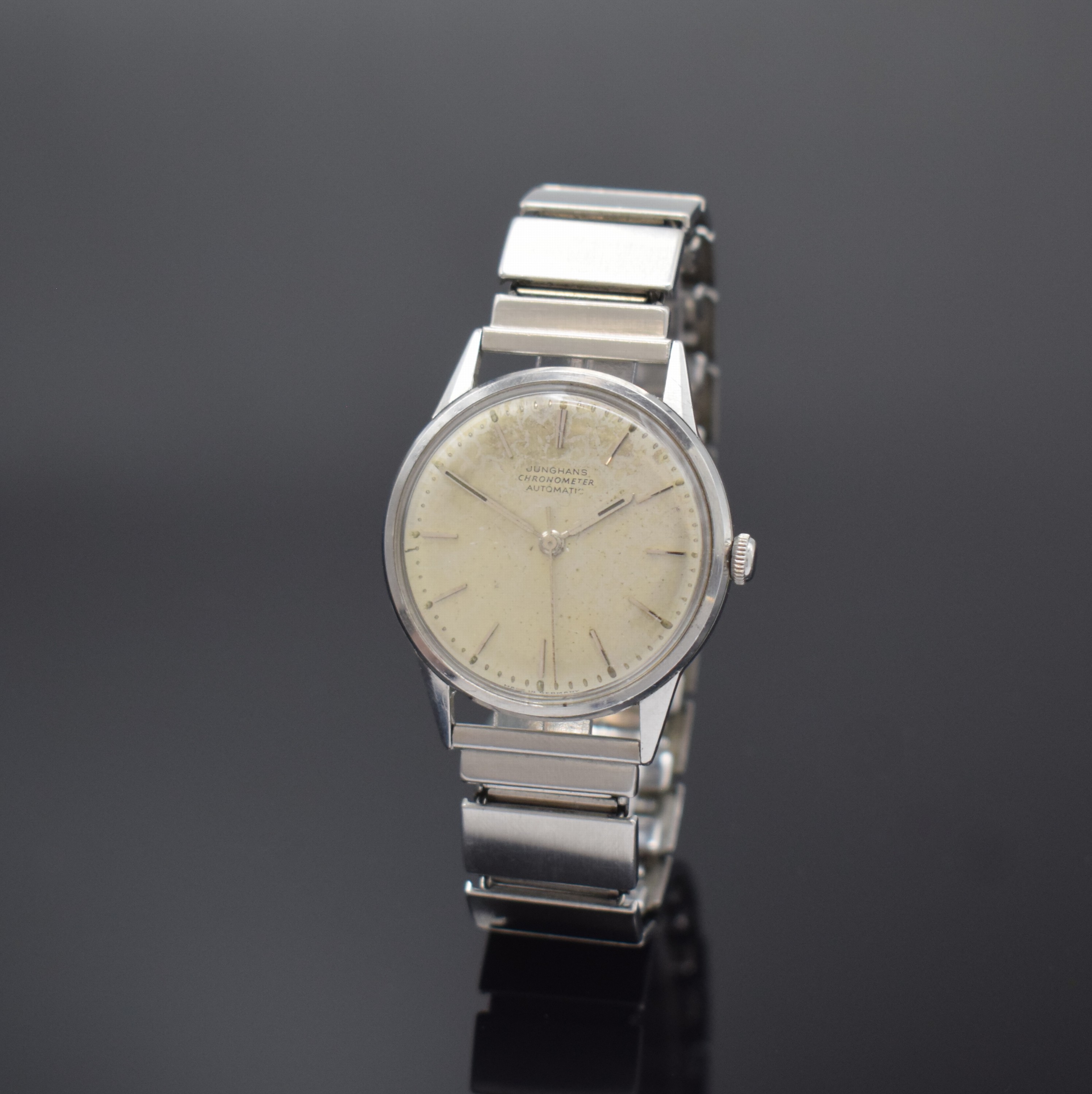 JUNGHANS Chronometer Automatic in Stahl, Deutschland um 1960, unpoliertes Geh., Boden aufgedr., silb. Zifferbl. fl., silb. Indizes u. Zeiger, verg. ...