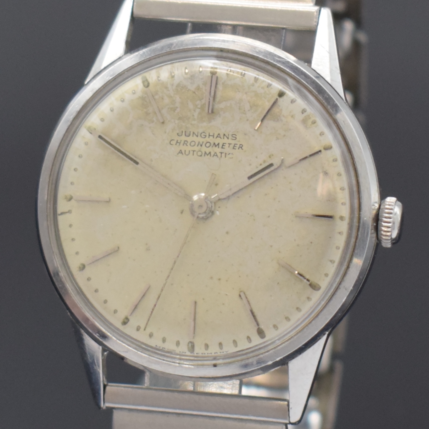Detail a: JUNGHANS Chronometer Automatic in Stahl, Deutschland um 1960, unpoliertes Geh., Boden aufgedr., silb. Zifferbl. fl., silb. Indizes u. Zeiger, verg. ...