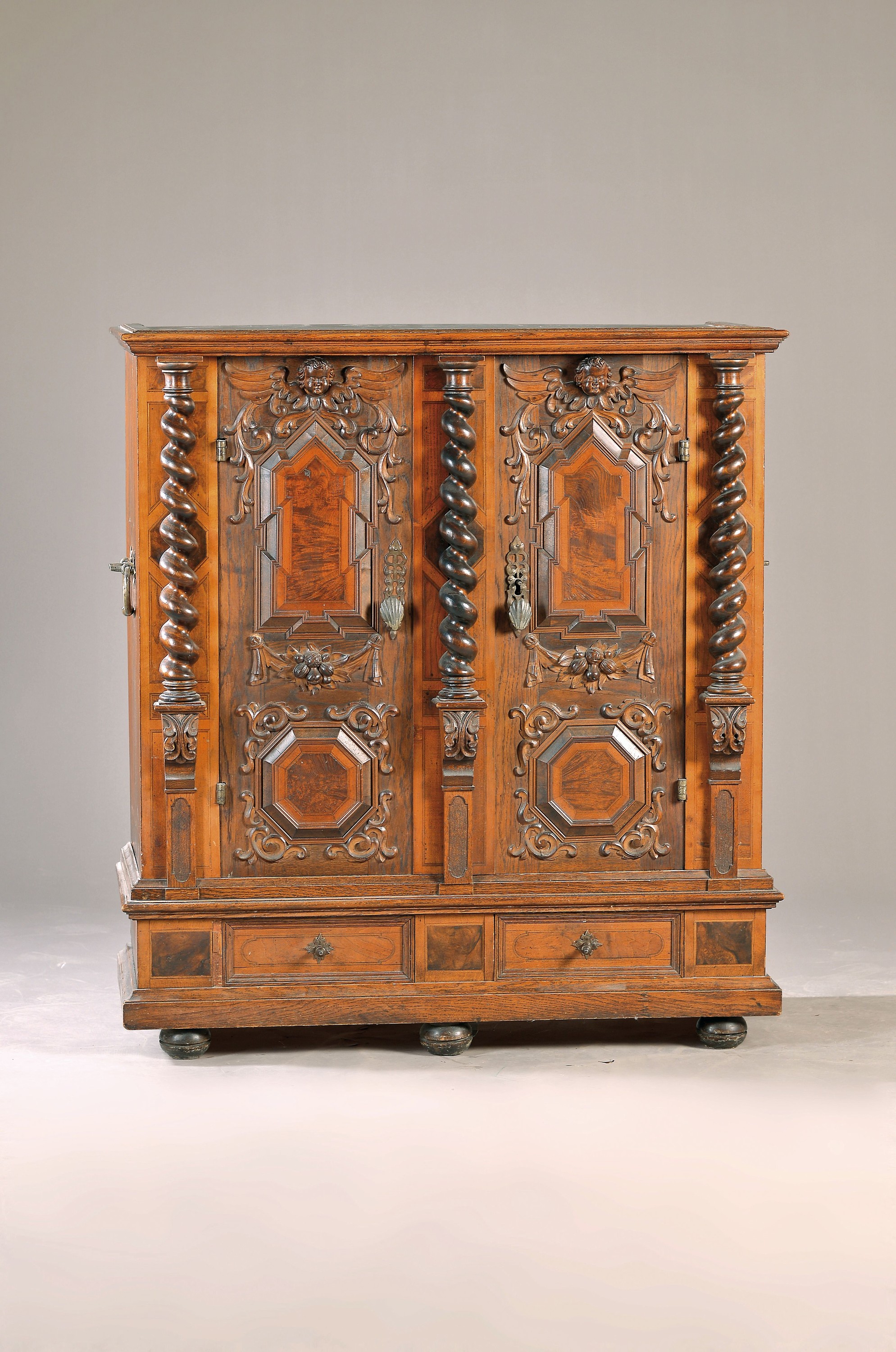 Halbschrank, Renaissancestil, um 1880, Fassadenschrank, aufwendige Front mit zwei Türen, reich gegliedert, Lisenen und Kassetten mit ...