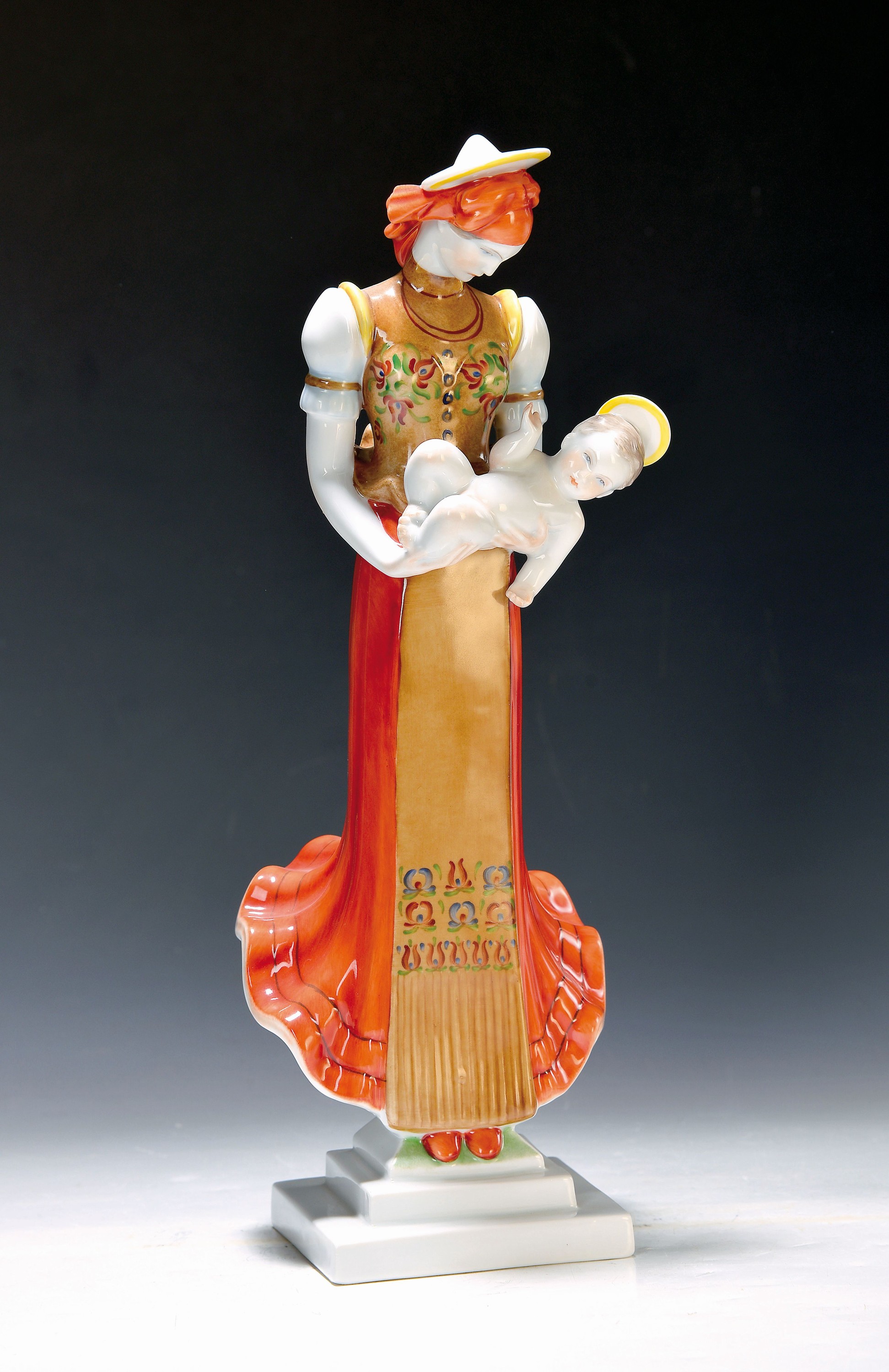 Madonna/Mutter Gottes mit Kind, Herend, 20. Jh., Porzellan, polychrom bemalt, H. ca. 35 cm