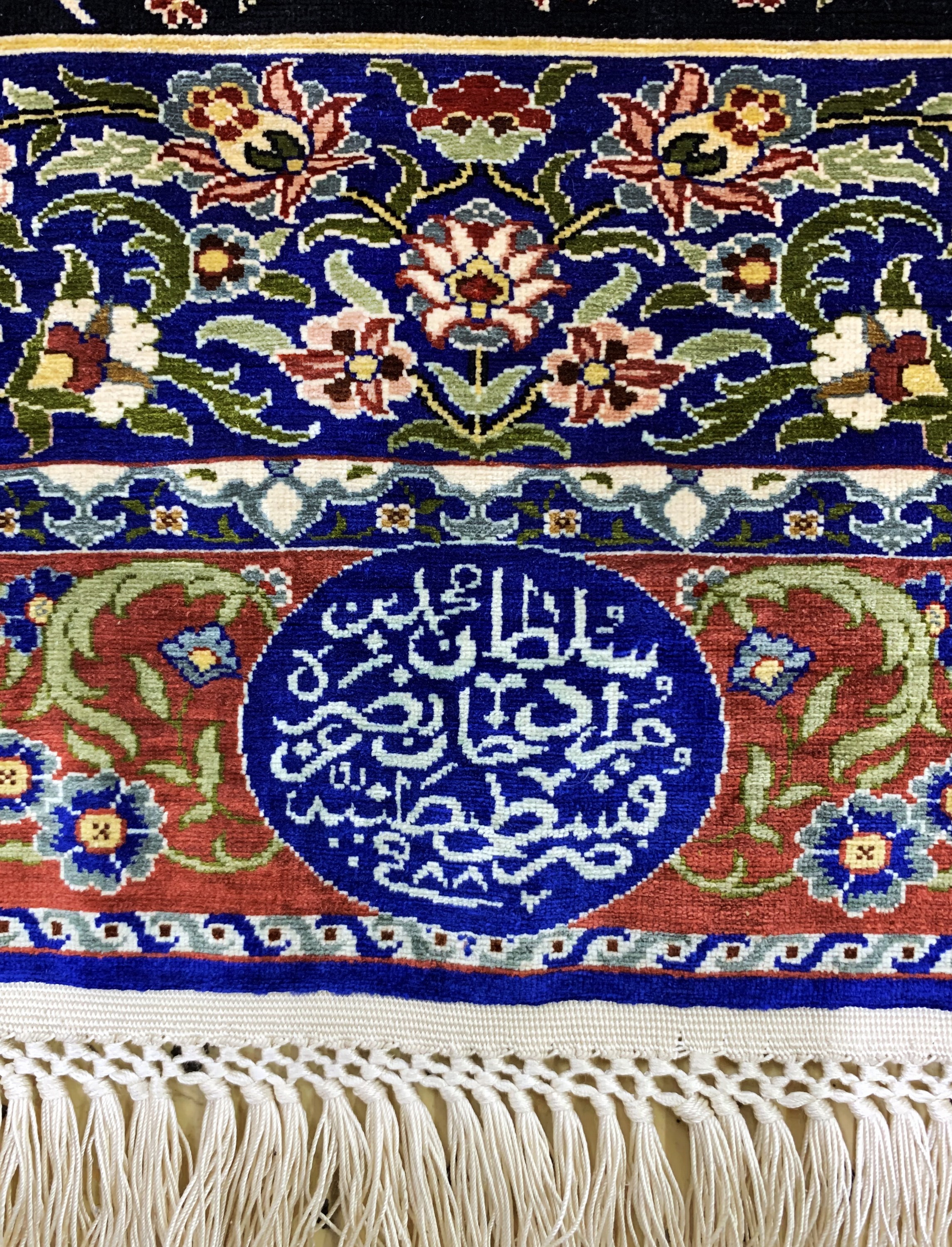 Detail b: Hereke Seide fein(12 x 12), signiert, Türkei, Mitte 20.Jhd, reine Naturseide, ca. 58x 54 cm, ca. 1,44 Mio. Kn/qm, EHZ:(nehezu neuwertig).