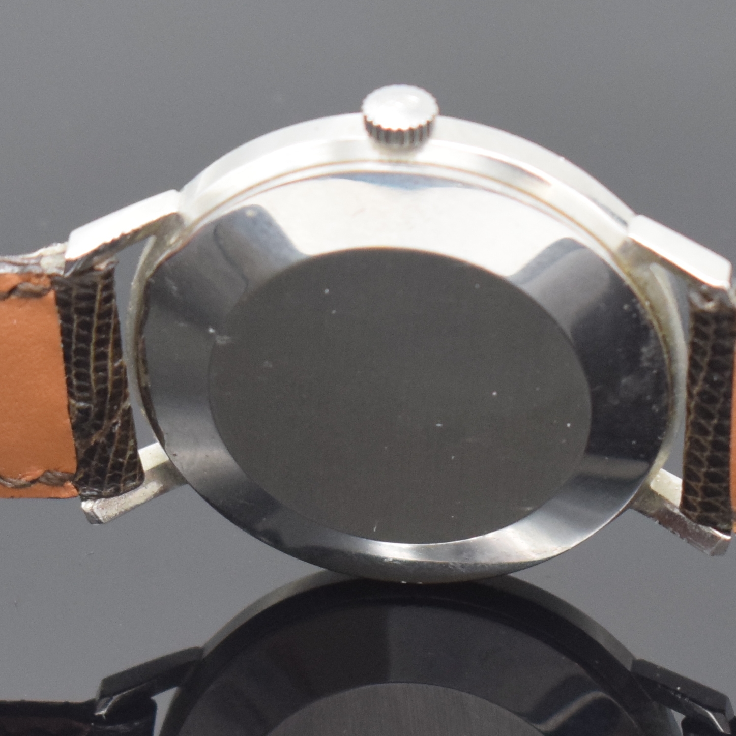 Detail f: IWC Automatic Herrenarmbanduhr Referenz 808A in Stahl, Schweiz um 1965, 2-tlg. Geh., Boden aufgedr., orig. Krone, silb. Zifferbl. m. Perl-Minuterie, ...