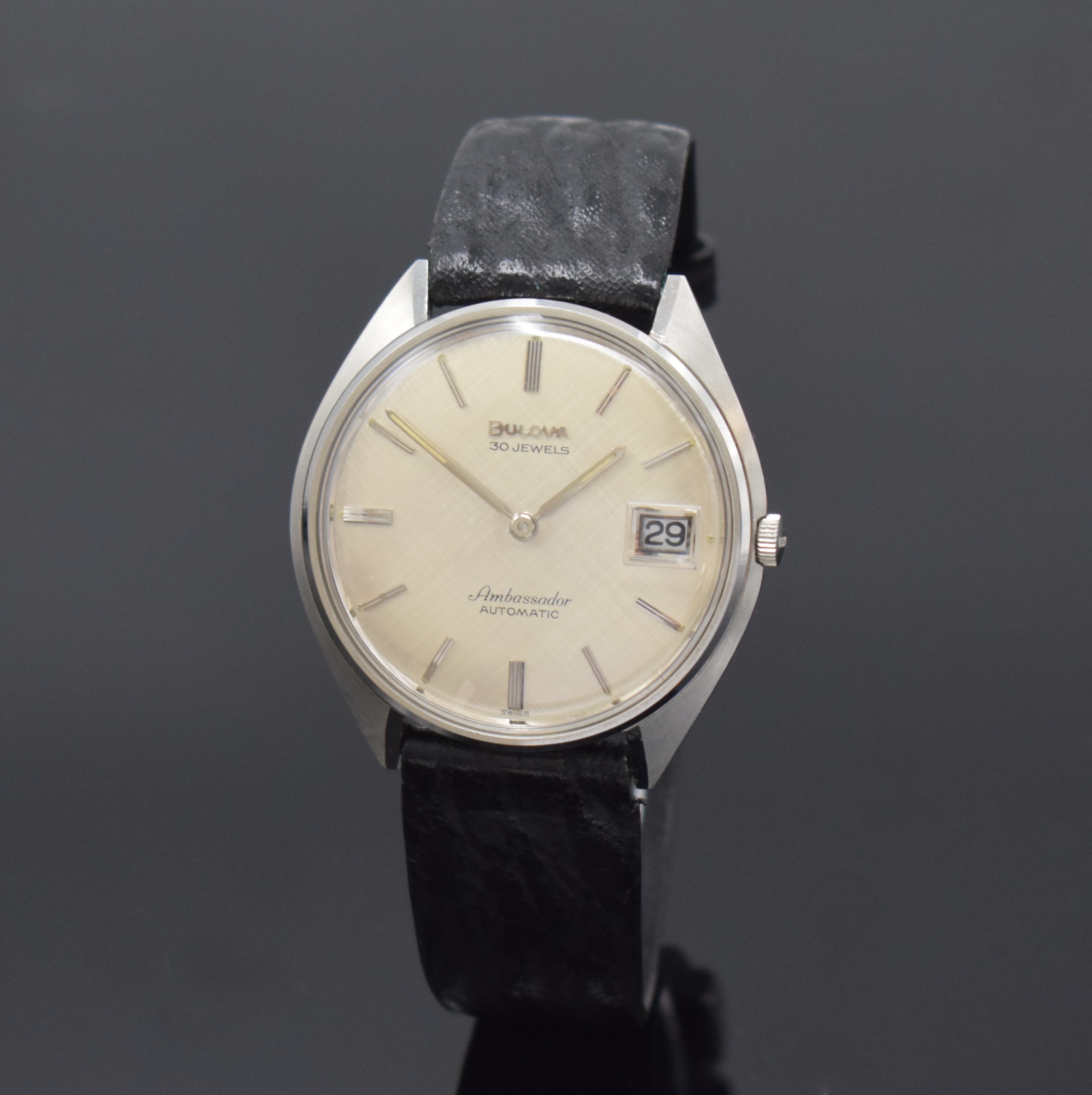 BULOVA Ambassador flache Automatik-Armbanduhr in Stahl, Schweiz um 1970, Monocoque-Geh., orig. Krone sowie Lederband m. Stiftschl. in Stahl, silb. ...