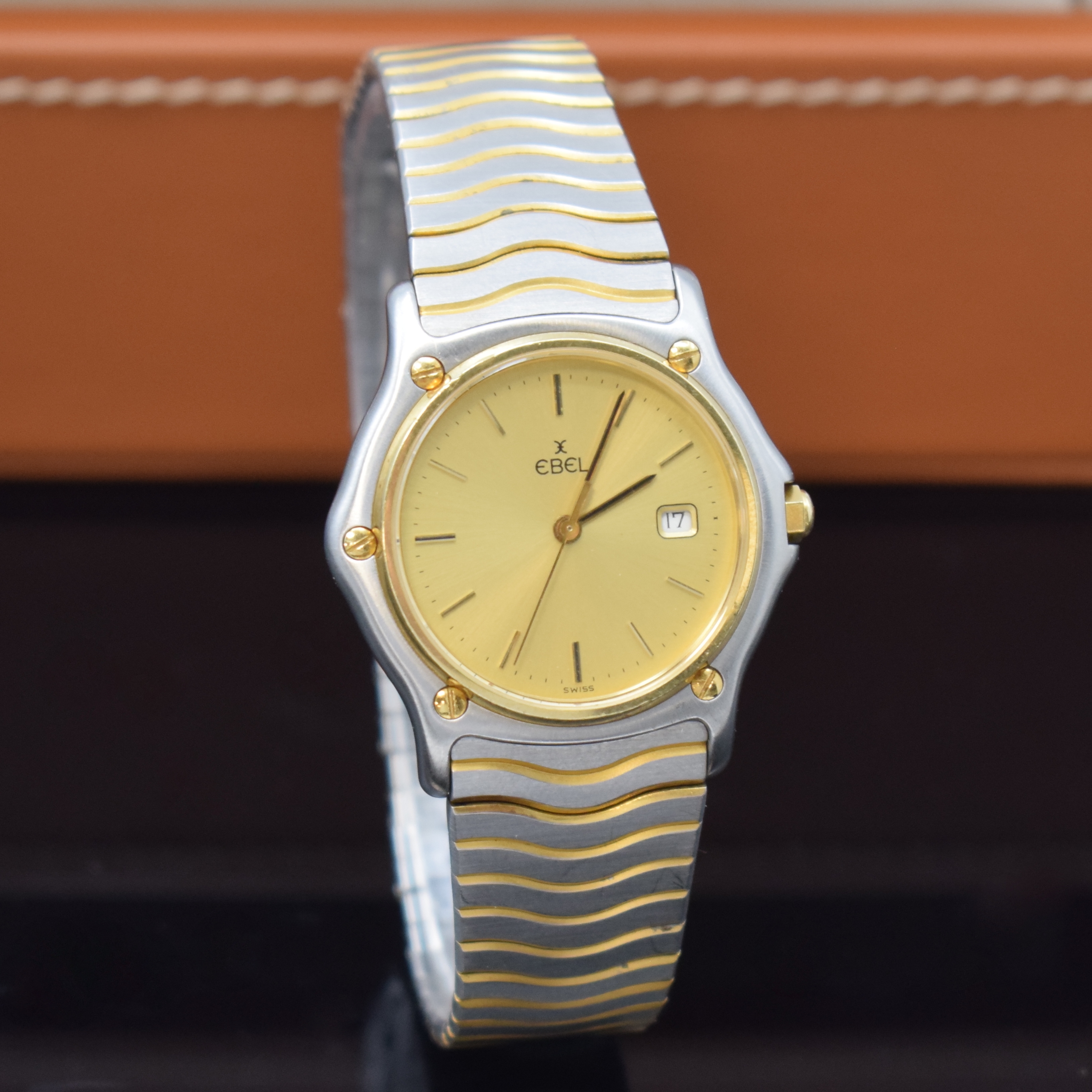 Detail b: EBEL Sport Classic Armbanduhr in Stahl/Gold, Schweiz um 1990, quartz, Monocoque-Geh., 5- fach über Lünette verschr., gold. Zifferbl., gold. Indizes ...