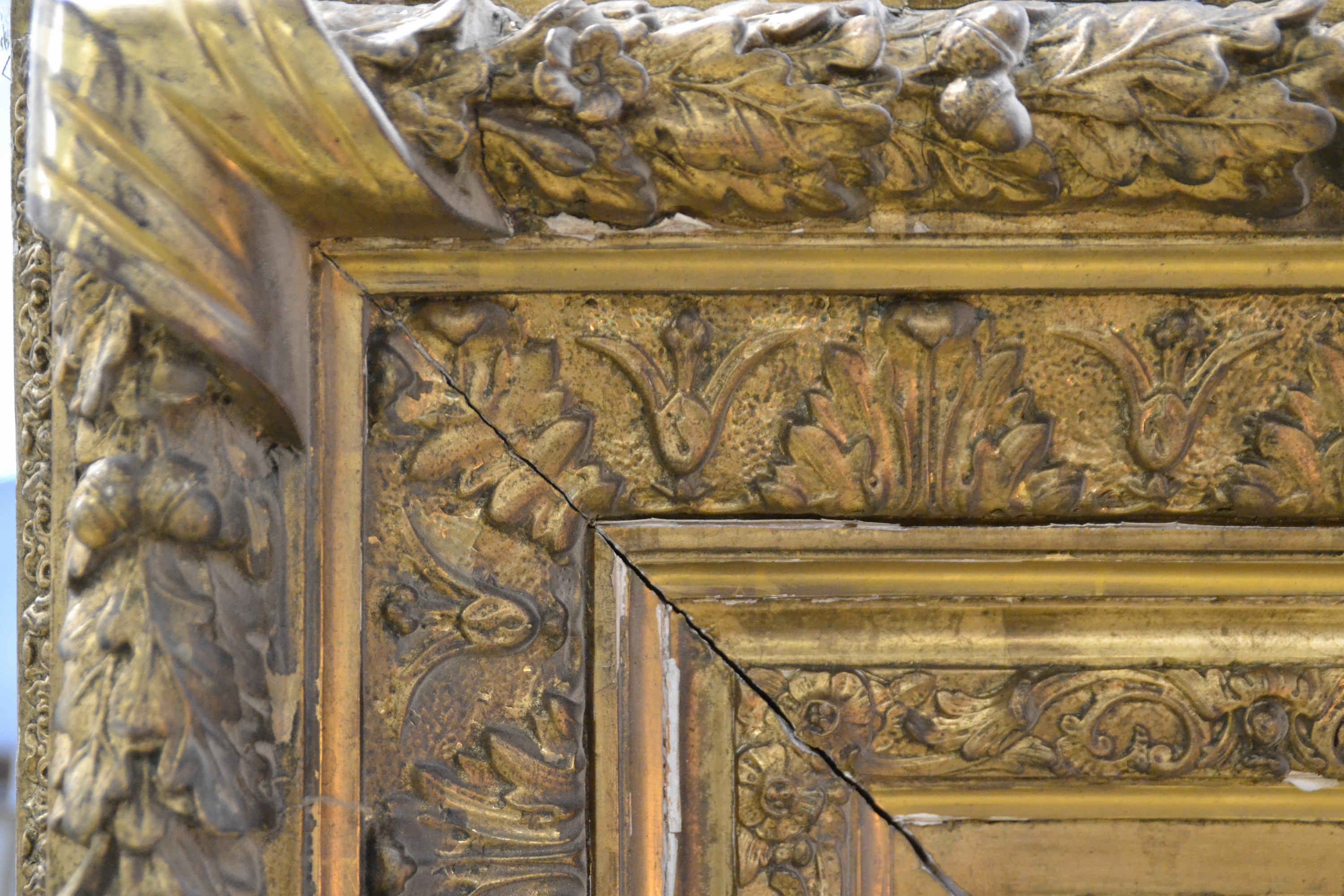Detail h: Prof. Eugen Johann Georg Klimsch, 1839-1896 Frankfurt am Main, allegorische Figurengruppe auf Goldgrund, dionysisches Festgelage auf einem Boot, fein ...
