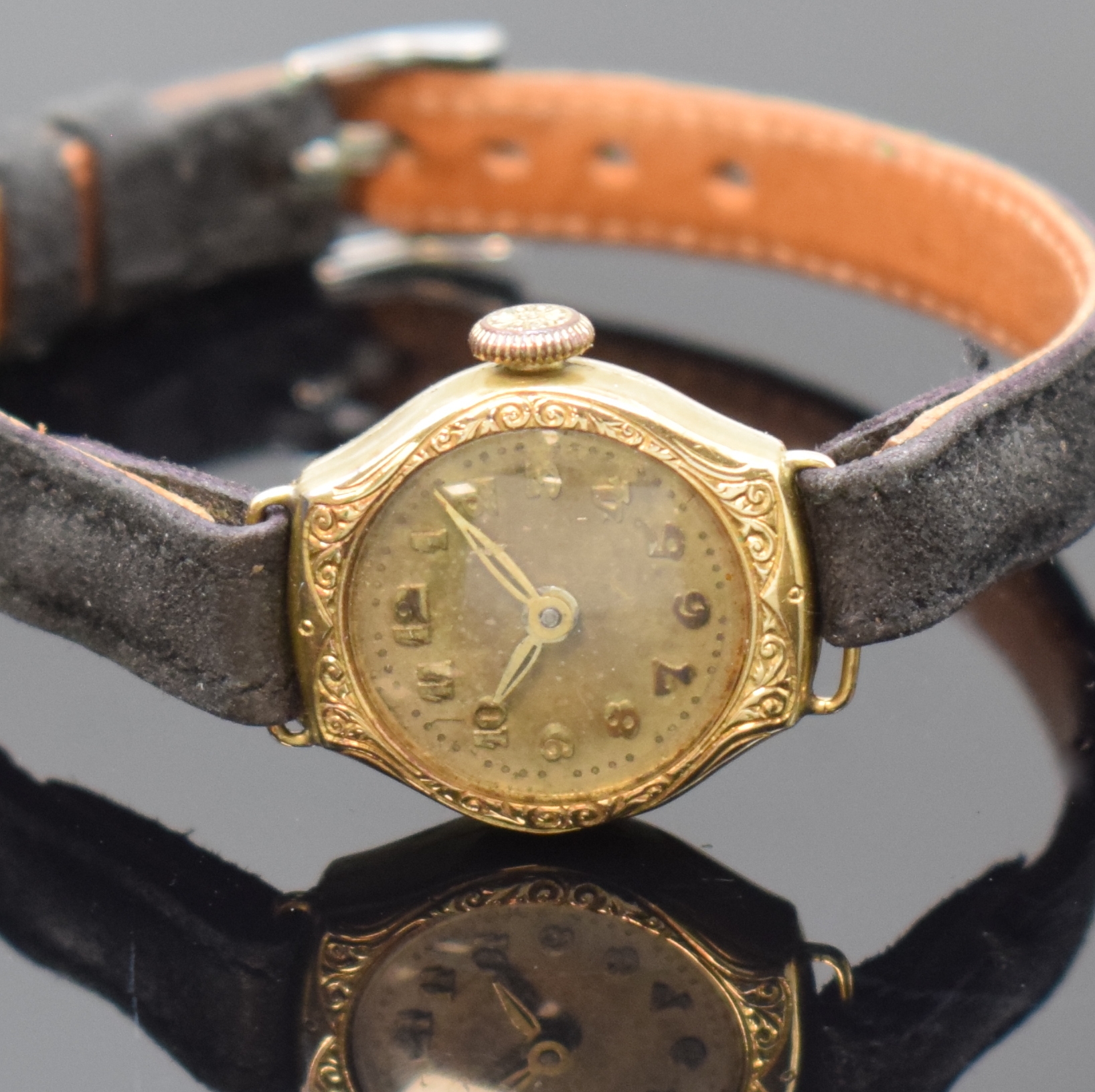 Detail a: Konvolut: 2 Damenarmbanduhren in GG 585/000, Schweiz um 1930/1950, Handaufzug, 2-tlg. Geh., 1 x Zentra, Boden aufgedr., silb. Zifferbl., vern. Werk, ...
