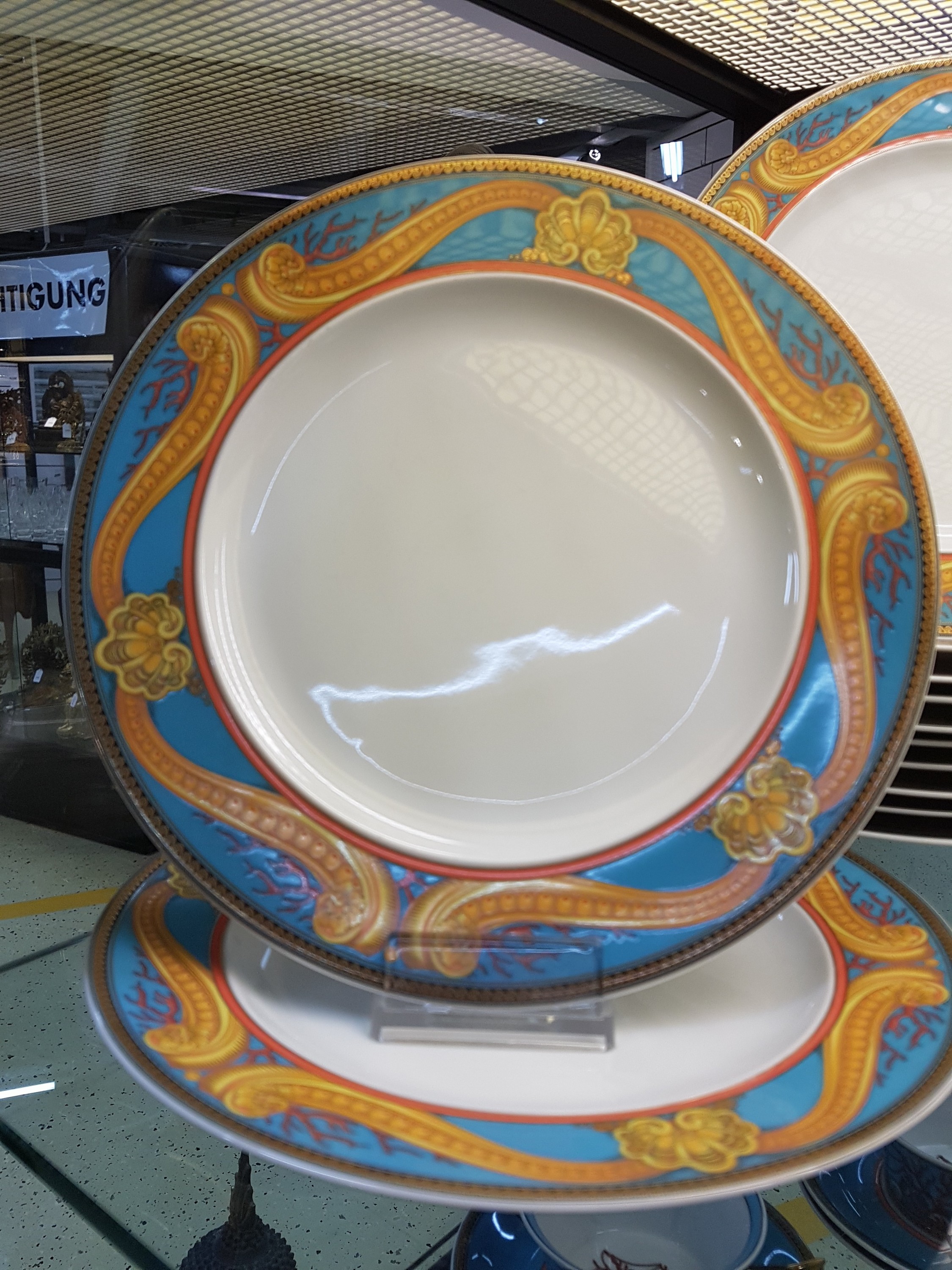 Detail b: 12 Menueteller, Rosenthal, Les Trésor la Mer, Entwurf Gianni Versace, Porzellan, D. ca. 27 cm