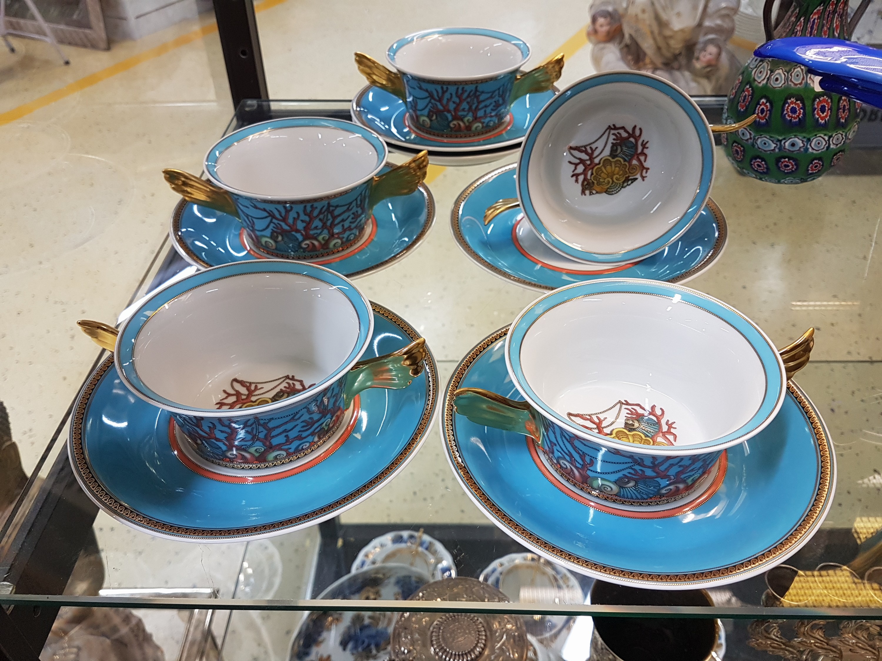 Detail a: 5 Suppentassen, Rosenthal, Les Trésor la Mer, Entwurf Gianni Versace, Porzellan, mit Untertassen