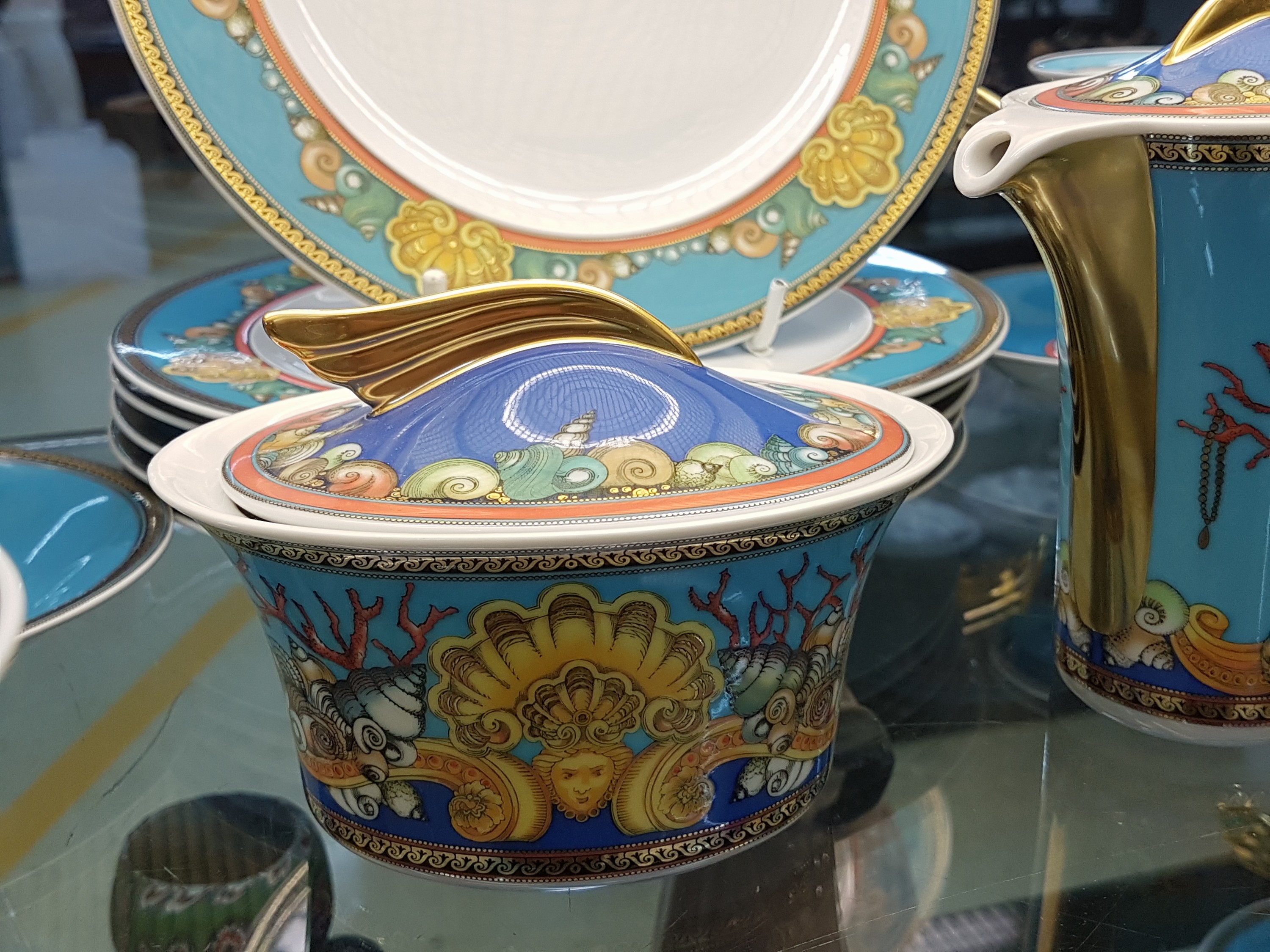 Detail b: Kaffeeservice für 6 Personen, Rosenthal, Les Trésor de la Mer, 6 Kaffeetassen mit Untertassen, 6 Dessertteller, Zuckerdose und Milchkännchen ...