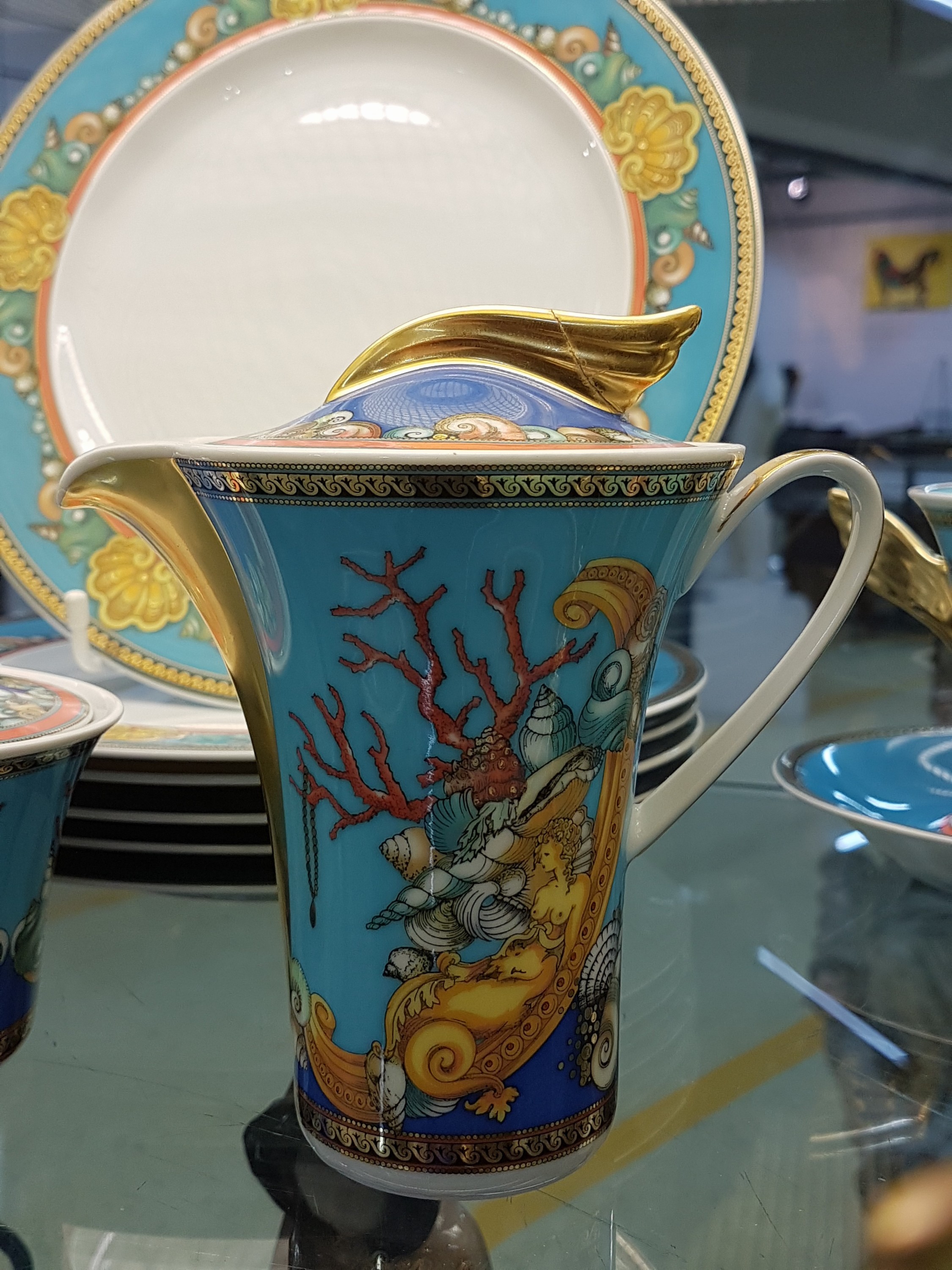 Detail e: Kaffeeservice für 6 Personen, Rosenthal, Les Trésor de la Mer, 6 Kaffeetassen mit Untertassen, 6 Dessertteller, Zuckerdose und Milchkännchen ...