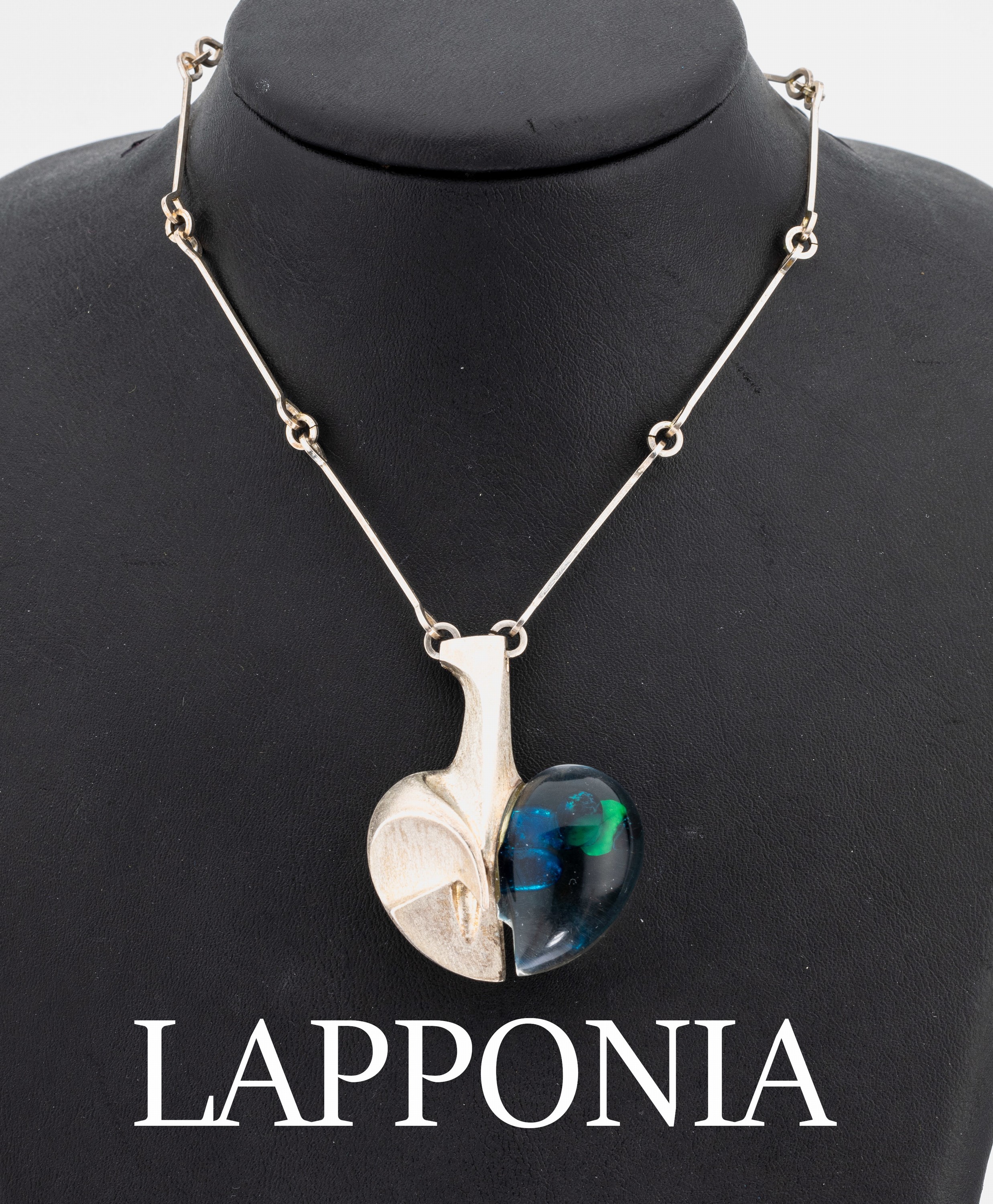 LAPPONIA Space Apple Collier, 925er Silber,Finnland 1980, Design Björn Weckström, eine Herzseite aus klarem Acrylharz mit grünen und blauen ...
