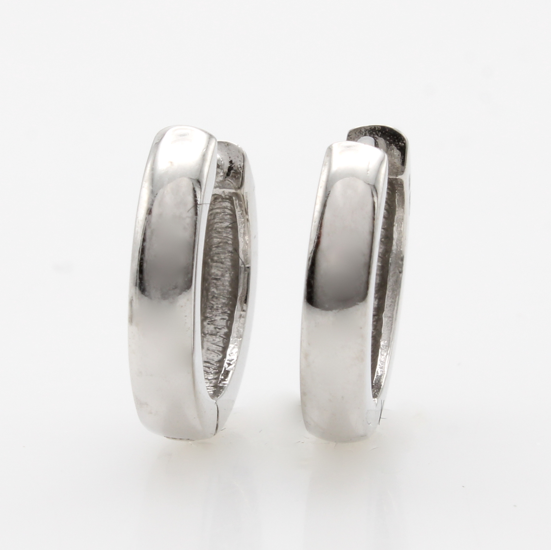 Image 26896331 - Paar Creolen, WG 585/000, abgerundete Form, B. ca. 2.5 mm, D. ca. 14 mm