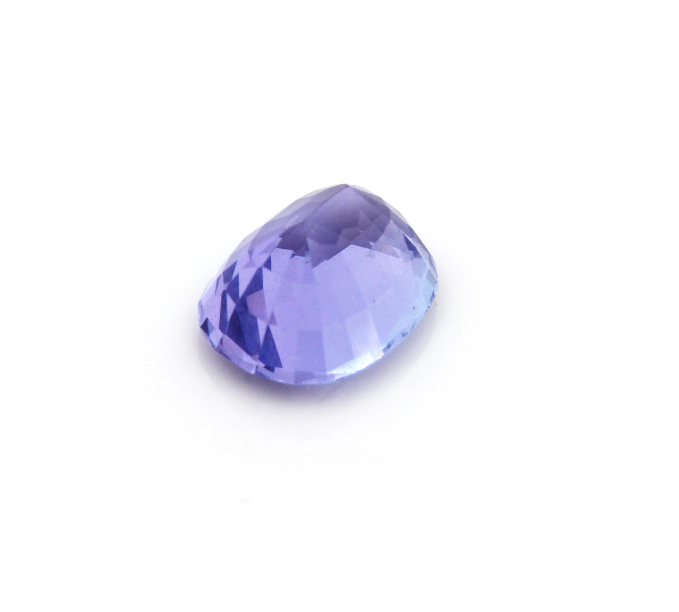 Detail a: Loser facett. Tansanit 1.08 ct, oval