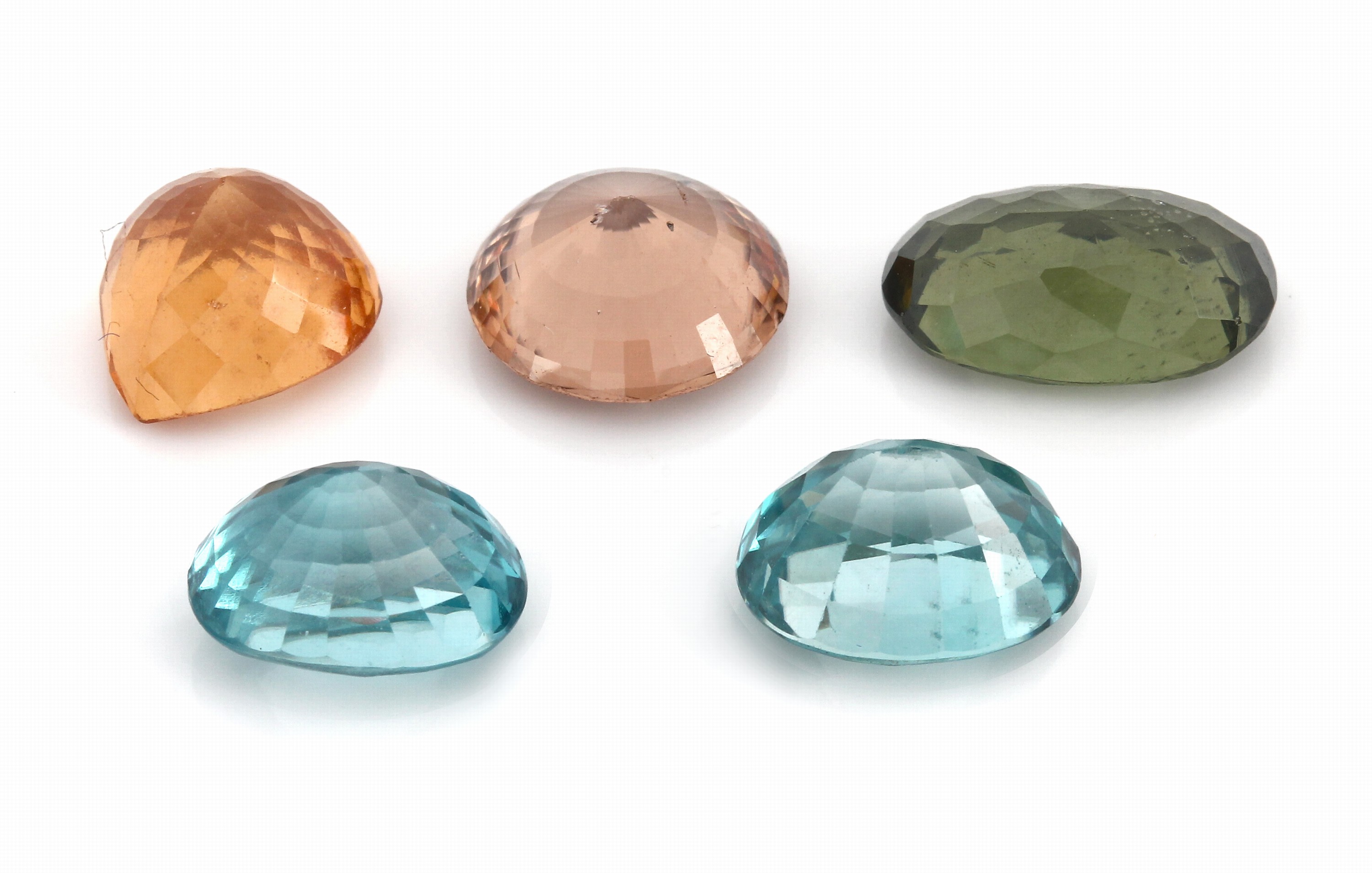 Detail a: Lot 5 lose facett. Zirkone zus. 16.59 ct, 2 x Blau, oval, 1 x Grün, oval, 1 x Rose, rund, 1 x Orange, Tropfen