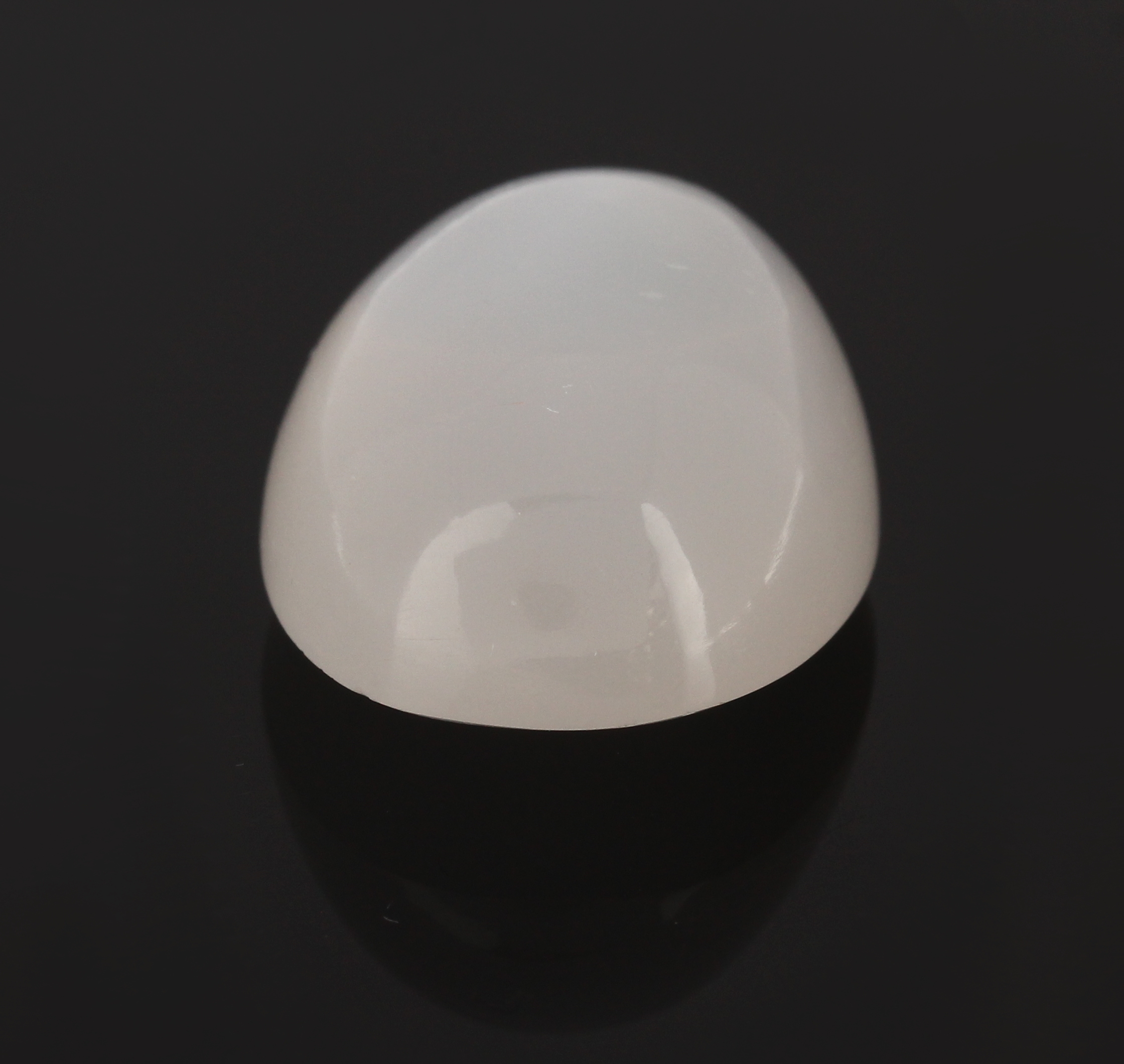 Detail c: Loser ovaler Mondsteincabochon, 34.39 ct, 26 x 18 x 12 mm
