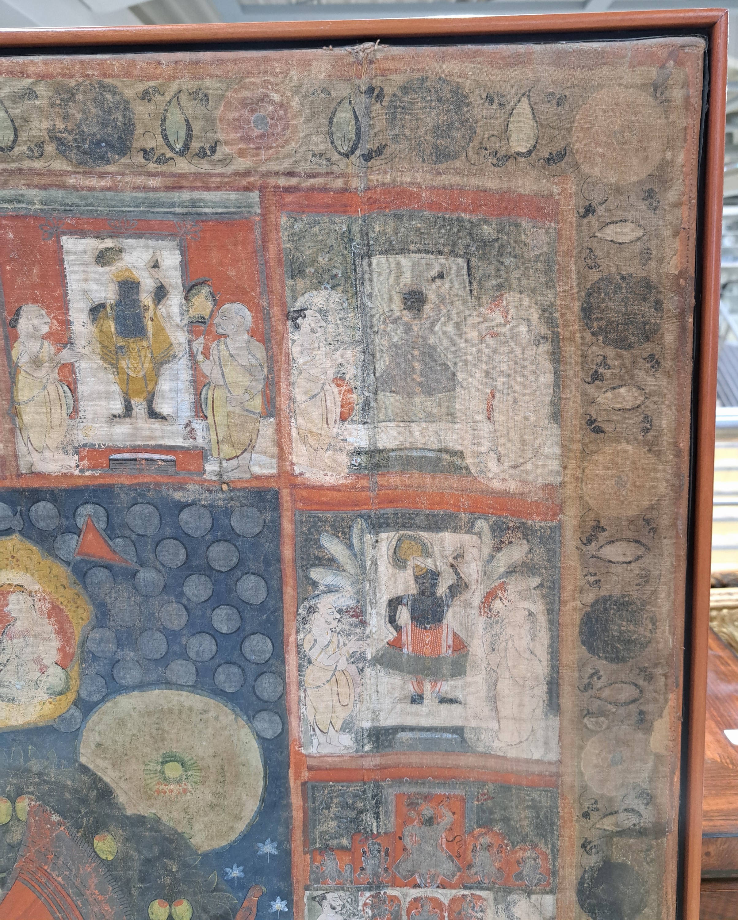 Detail d: Pichvai, Indien, wohl Rajasthan, 19.Jh., Öl/Lwd., doubliert, Darstellung der Verehrung des Sri Natji, schmaler Rahmen 134x145 cm