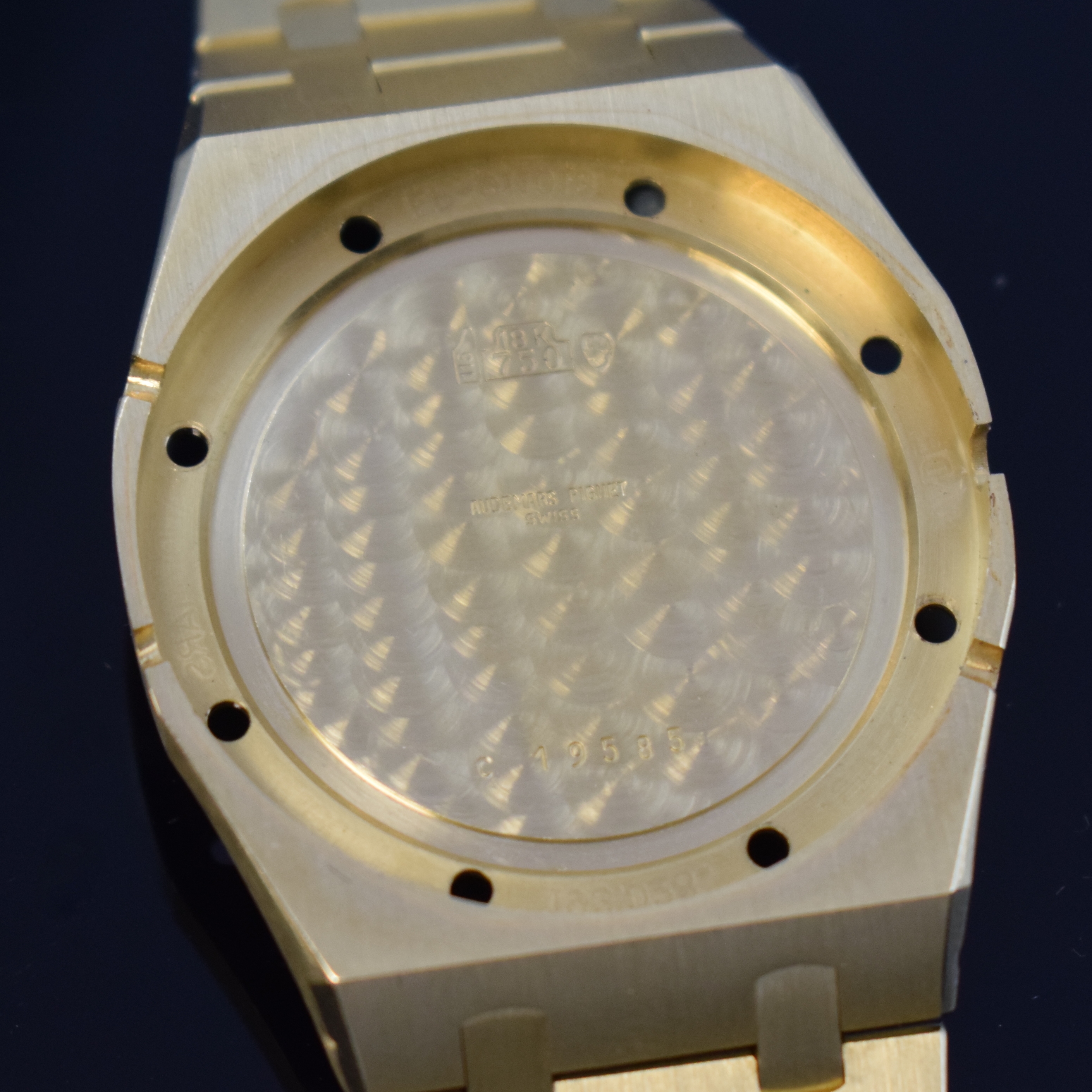 Detail o: AUDEMARS PIGUET hochfeine und extrem seltene, astronomische Herrenarmbanduhr Royal Oak mit ewigem Kalender Referenz 25654BA Nummer 302,Automatik, ...