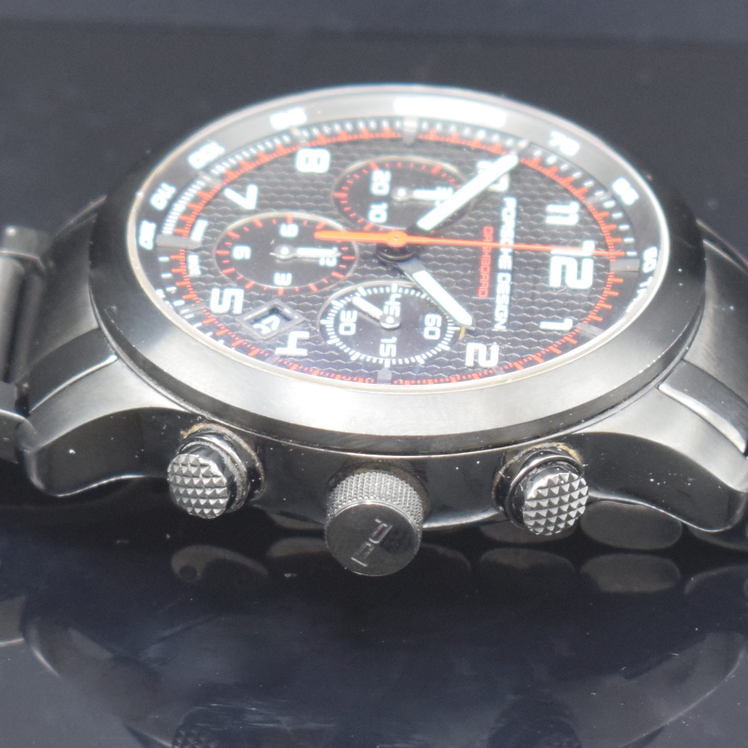 Detail e: PORSCHE DESIGN Dashboard Armbandchronograph Referenz 6612, Automatik, geschwärztes Titangeh. inkl. Gliederband m. dopp. Faltschl., beids. vergl., ...
