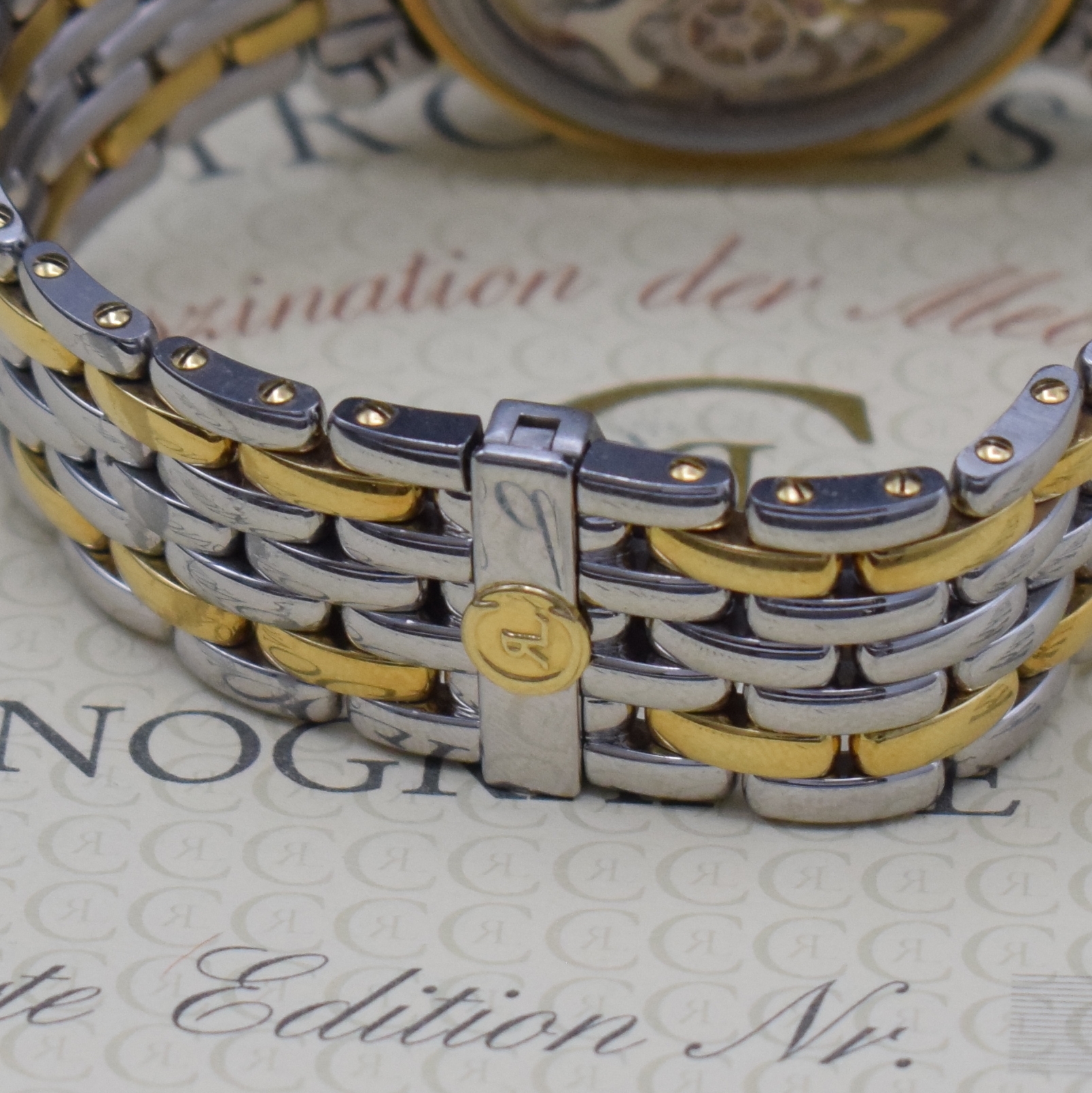Detail d: CHRONOSWISS KAIROS auf 600 Stück limitierte Herrenarmbanduhr mit Schaltradchronograph Referenz CH 2322, Schweiz um 1992, Handaufzug, Edelstahl/Gold ...