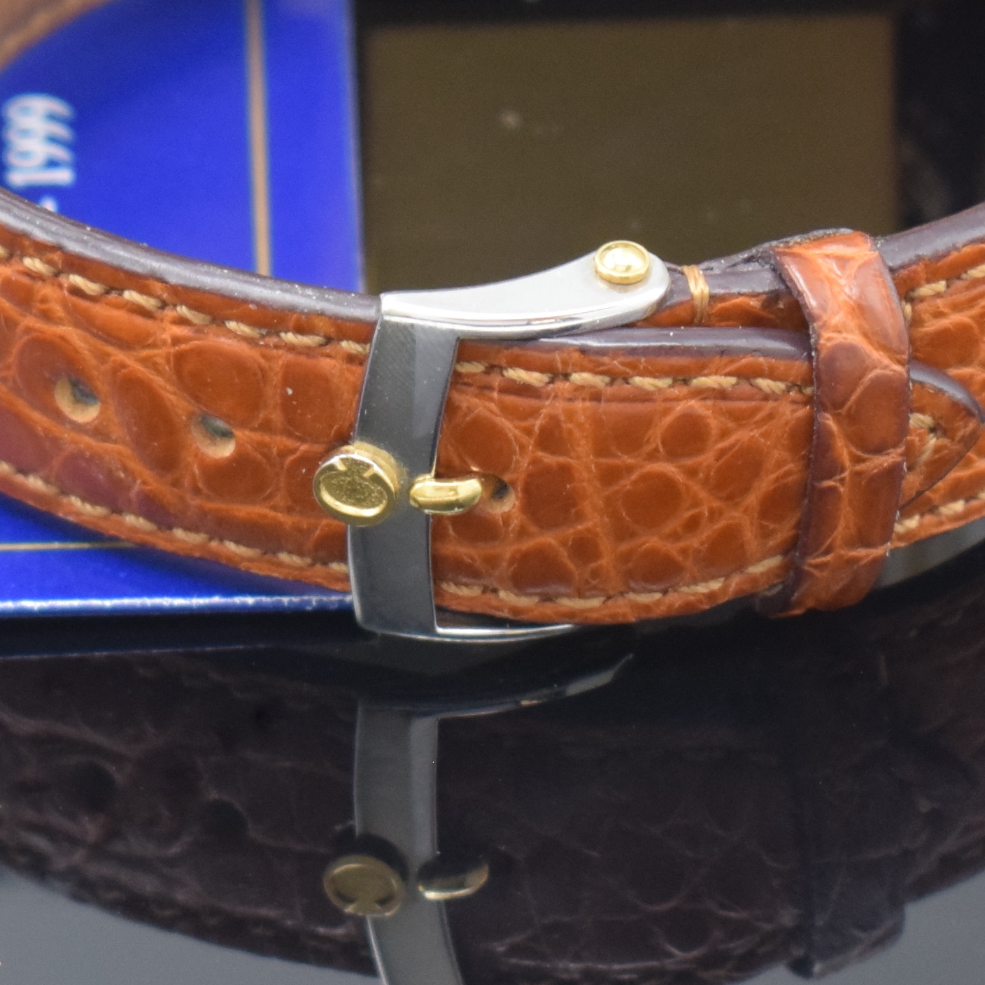 Detail d: CHRONOSWISS rechteckige Armbanduhr mit Vollkalender und Mondphase Referenz CH 70170, Handaufzug, Schweiz um 1996, verg., 2-tlg. Geh., Boden aufgedr., ...