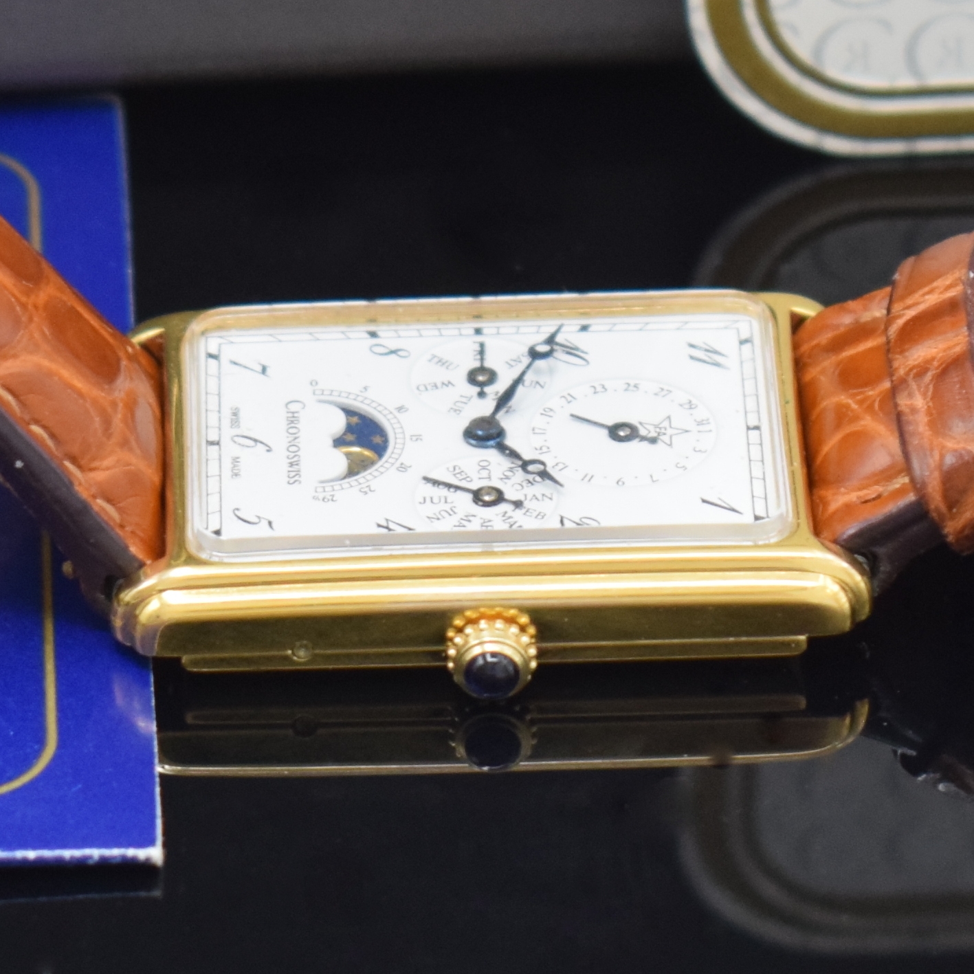 Detail e: CHRONOSWISS rechteckige Armbanduhr mit Vollkalender und Mondphase Referenz CH 70170, Handaufzug, Schweiz um 1996, verg., 2-tlg. Geh., Boden aufgedr., ...