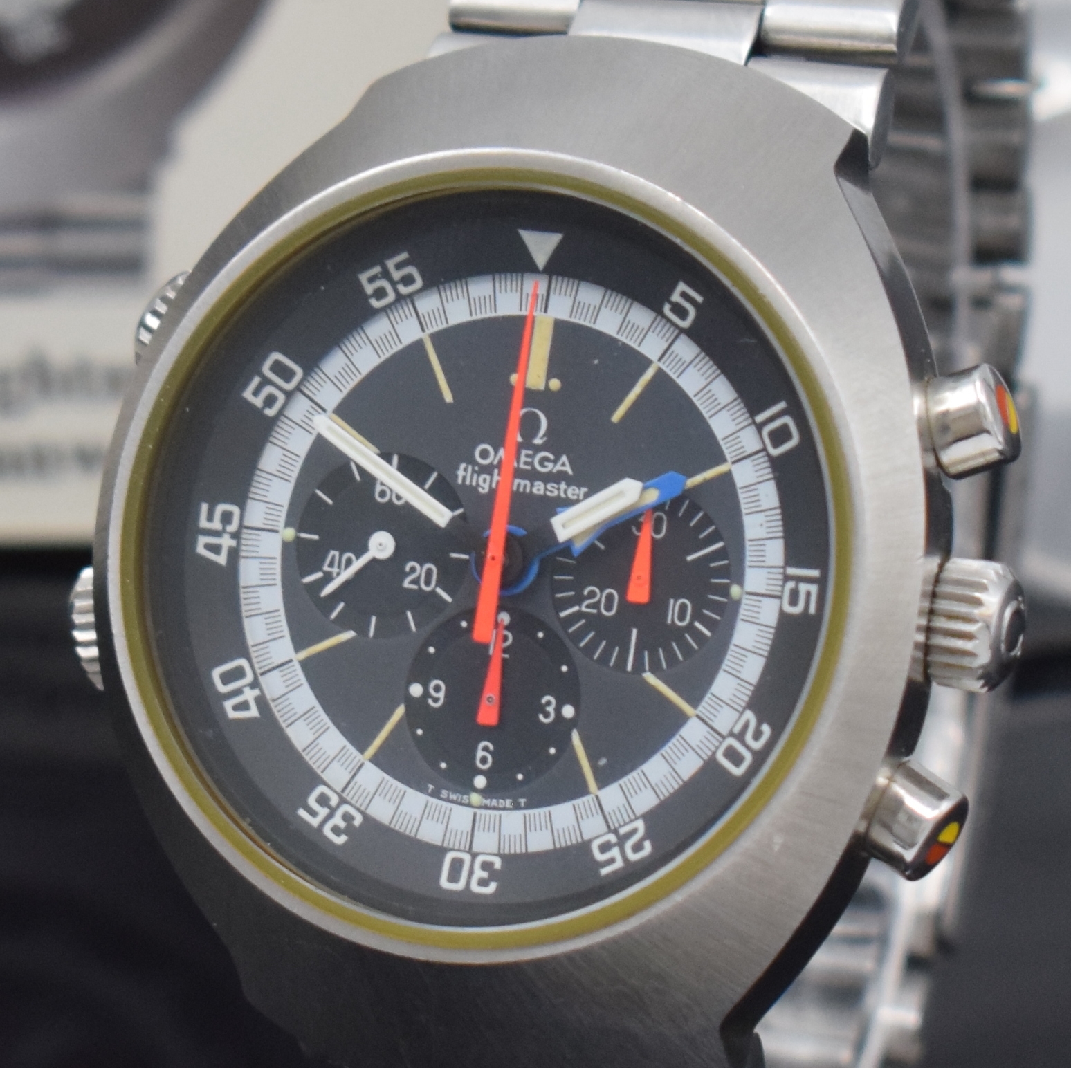 Detail a: OMEGA Flightmaster Armbandchronograph Referenz 145.036, Schweiz um 1973, Handaufzug, massiv. Edelstahlgeh. inkl. neutr. Gliederband m. Faltschl., ...