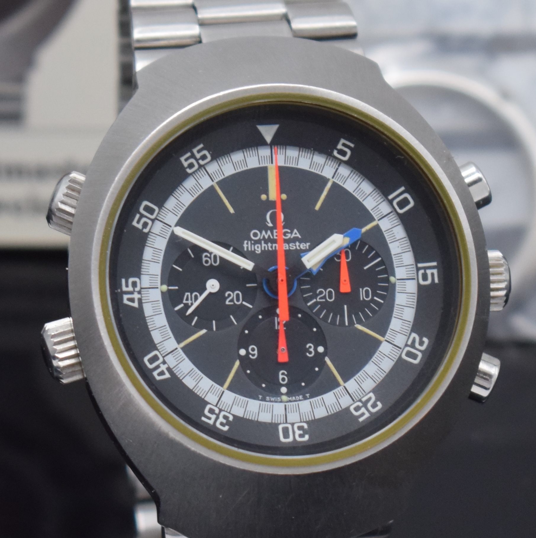 Detail c: OMEGA Flightmaster Armbandchronograph Referenz 145.036, Schweiz um 1973, Handaufzug, massiv. Edelstahlgeh. inkl. neutr. Gliederband m. Faltschl., ...