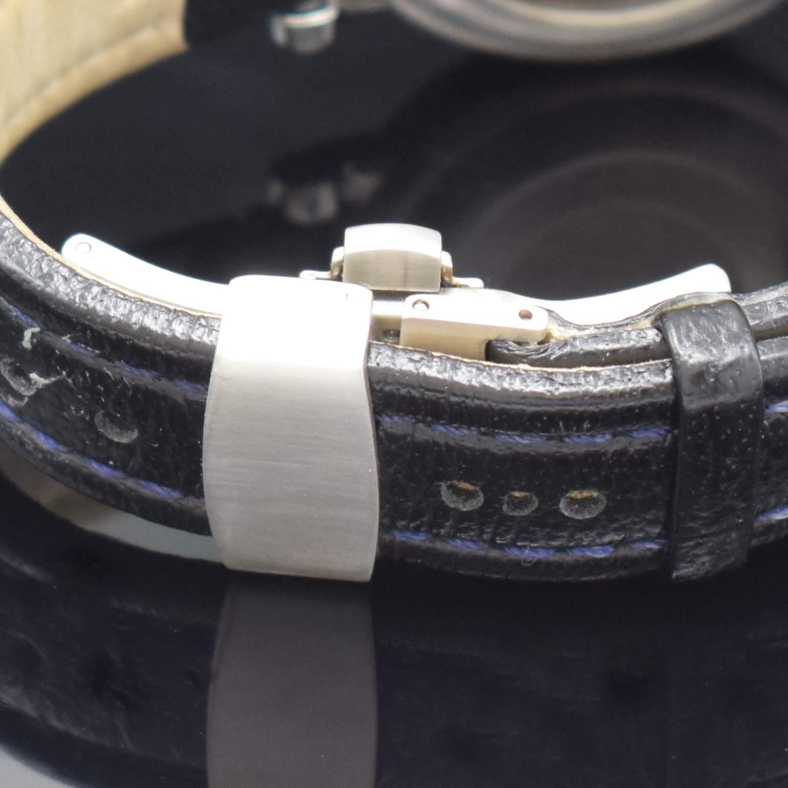 Detail d: CCM BRAUN Superflight seltene Herrenarmbanduhr, Automatik, Deutschland um 2000, 3-teil. Edelstahlgeh., beids. vergl., Boden und Glasrand aufgedr., ...