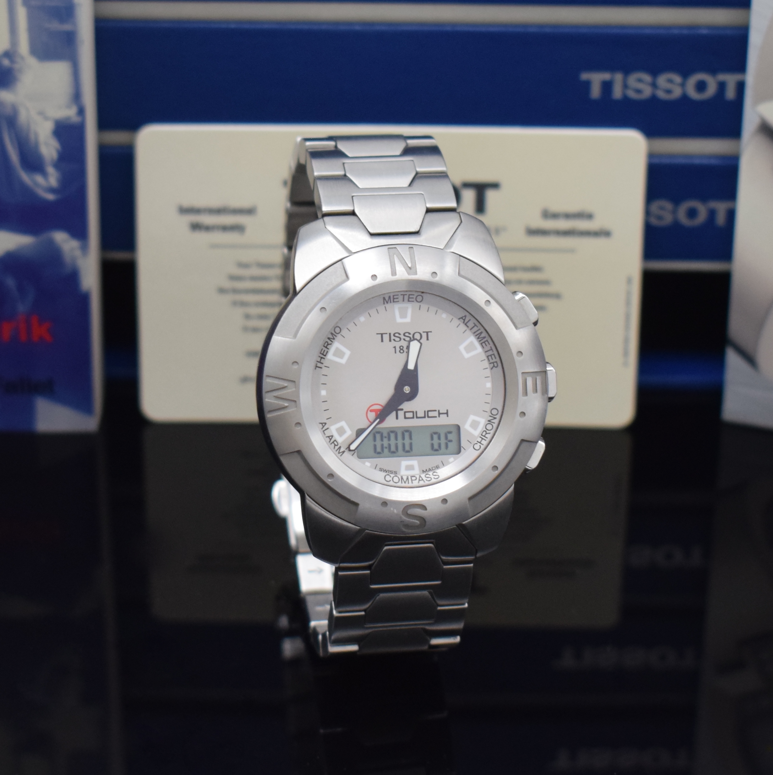Detail b: TISSOT Multifunktionsuhr T TOUCH, Schweiz um 2000, Edelstahlgeh. inkl. Gliederband m. Faltschl., Multifunktionsanzeige über Druck auf Glas ...