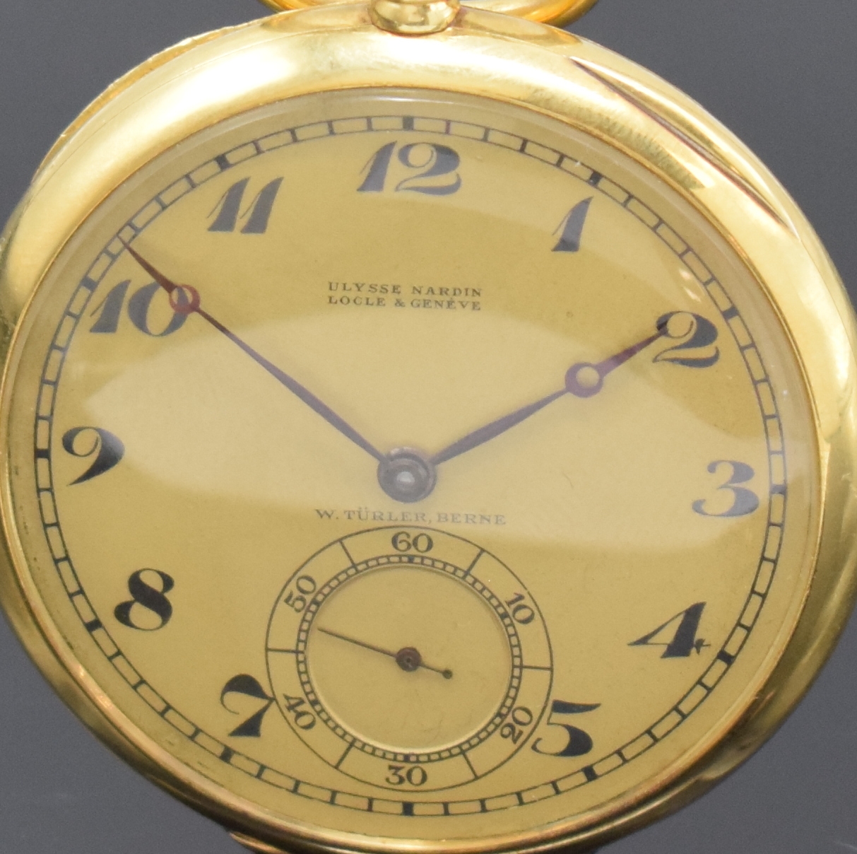 Detail a: ULYSSE NARDIN / W. TÜRLER, BERNE offene Herrentaschenuhr in GG 750/000, Schweiz um 1925, glattes Goldgeh., verg. Cuv., gold. Metallzifferbl. m. ...