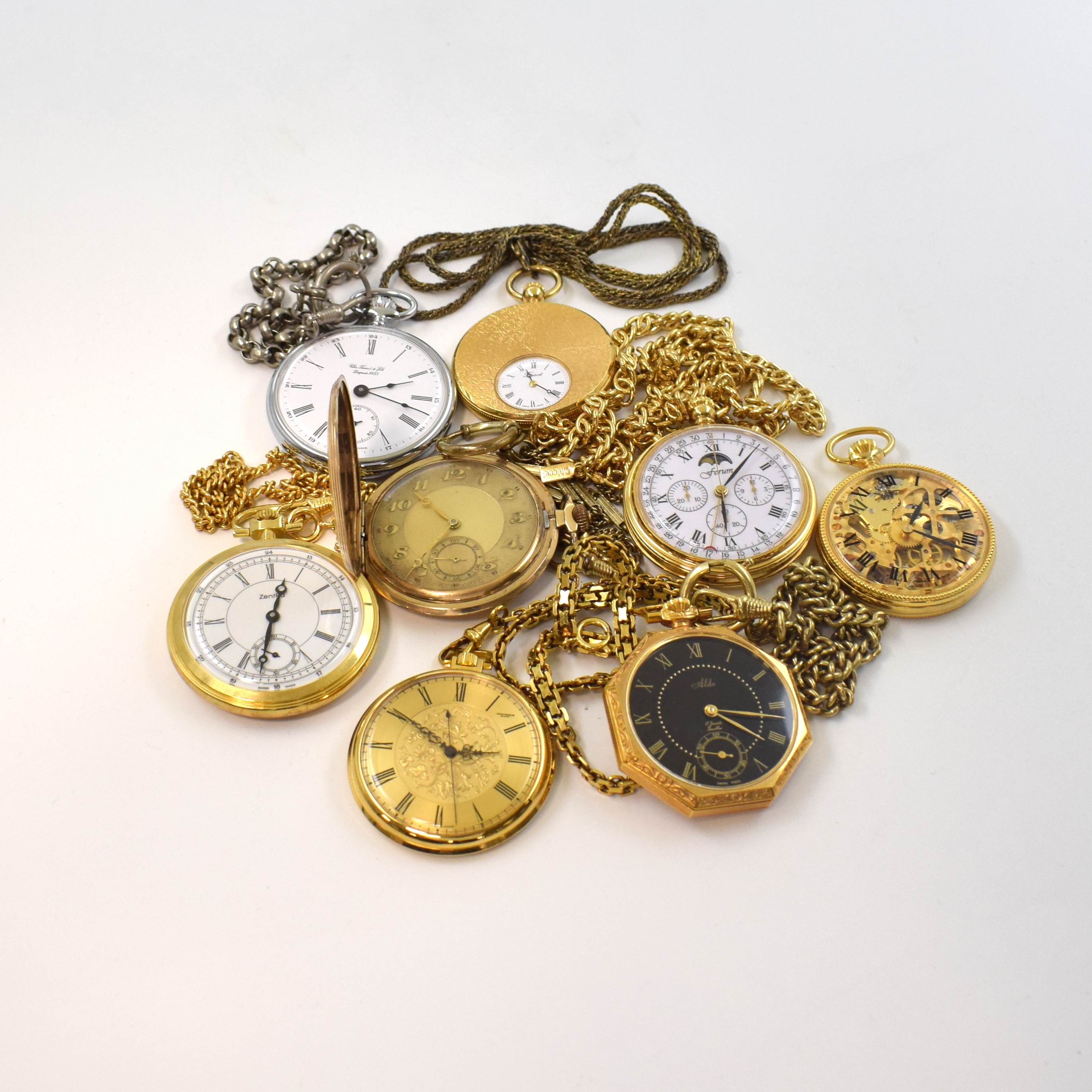 Konvolut: 8 mechanische Taschenuhren, versch. Fertigungszeiten, 7 x verg., 1 x verchr., 7 x an Kette, 1 x Forum Chronograph mit Datum und Mondphase ...