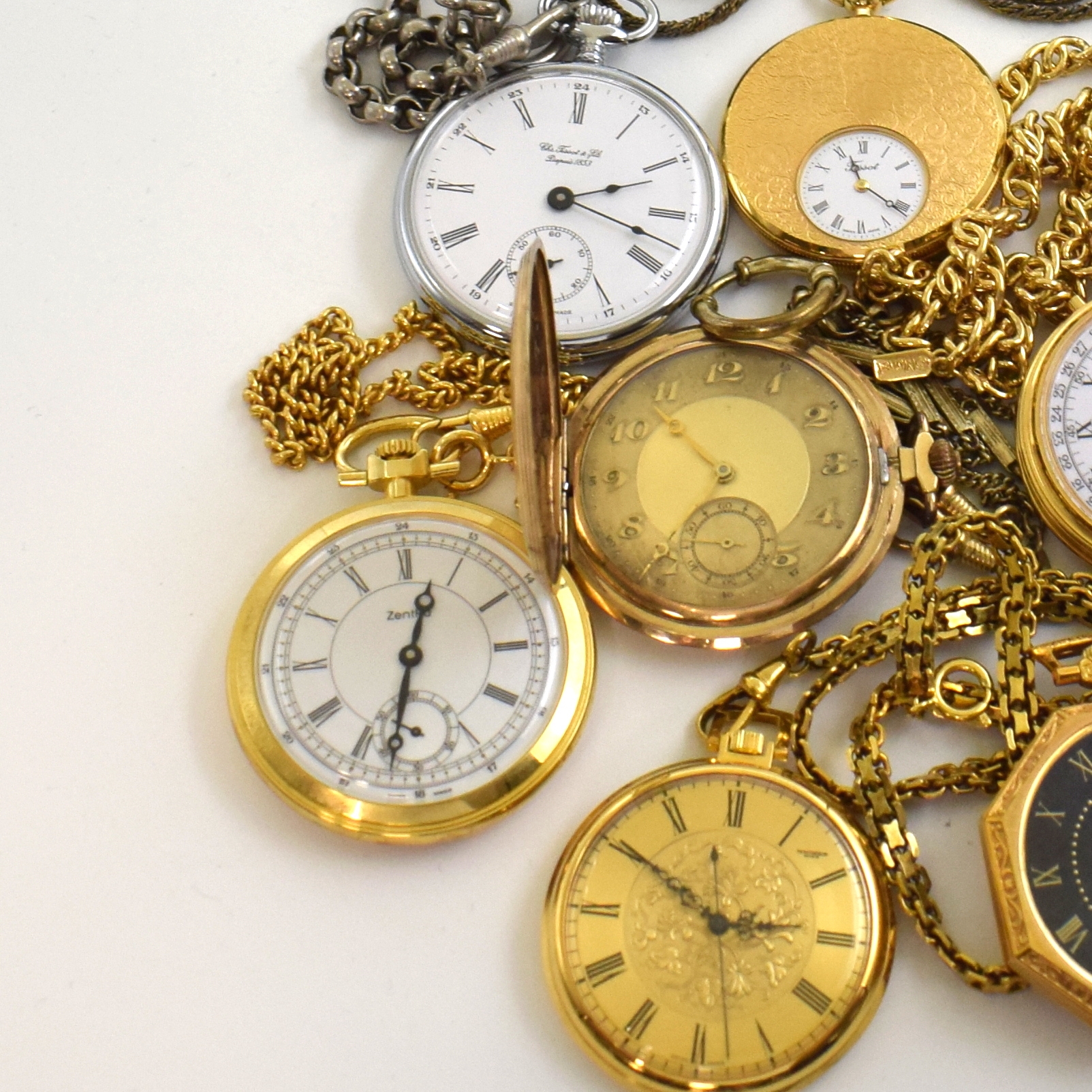 Detail a: Konvolut: 8 mechanische Taschenuhren, versch. Fertigungszeiten, 7 x verg., 1 x verchr., 7 x an Kette, 1 x Forum Chronograph mit Datum und Mondphase ...