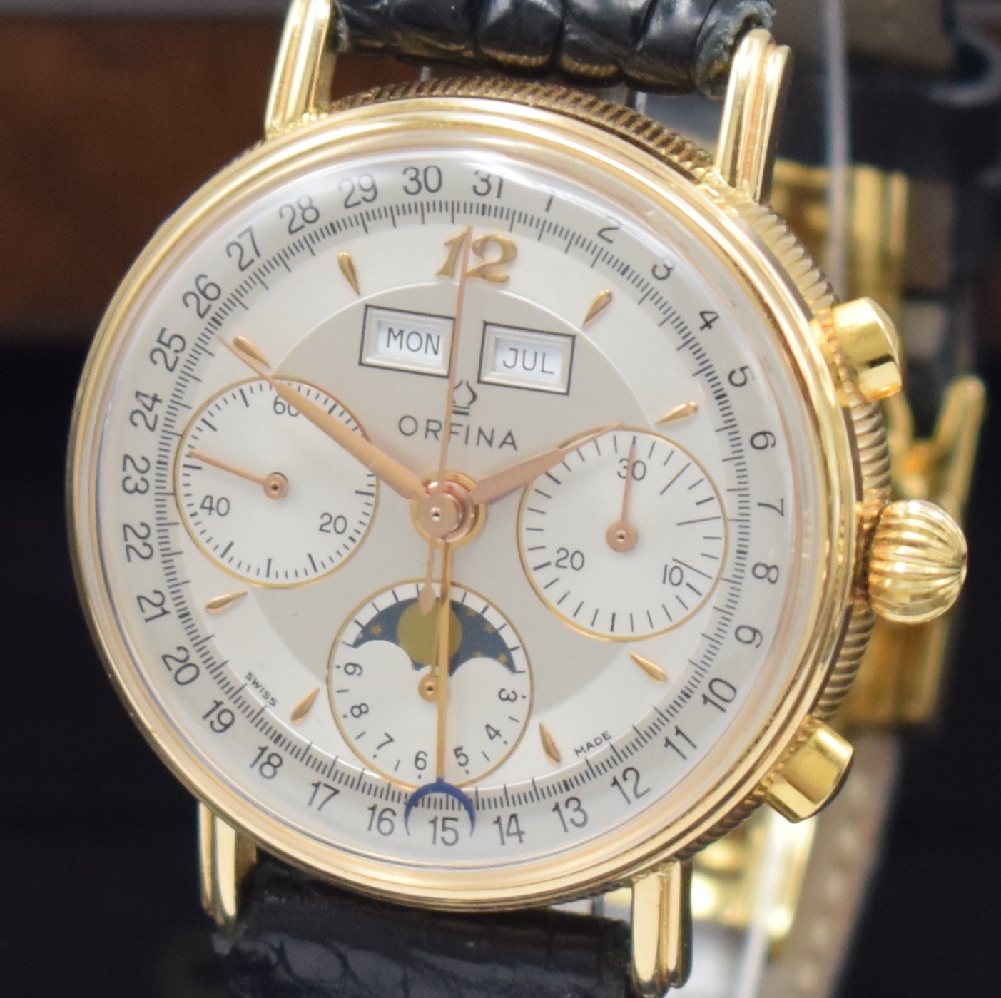 Detail a: ORFINA Herrenarmbanduhr mit Schaltradchronograph und Kalender in RG 750/000 Kaliber Valjoux 886, Schweiz um 1990, Handaufzug, beids. vergl. 3-tlg. ...