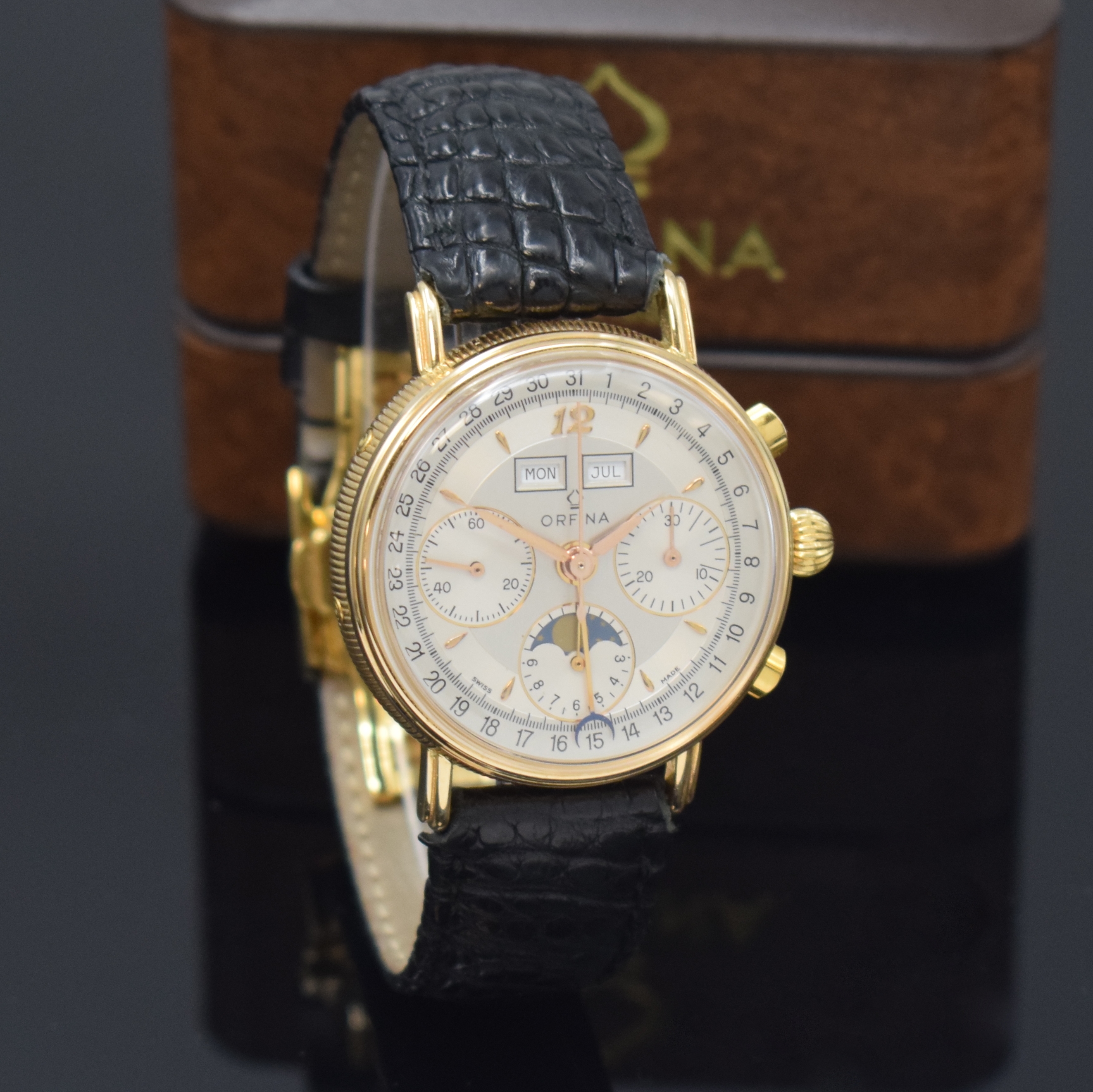 Detail b: ORFINA Herrenarmbanduhr mit Schaltradchronograph und Kalender in RG 750/000 Kaliber Valjoux 886, Schweiz um 1990, Handaufzug, beids. vergl. 3-tlg. ...