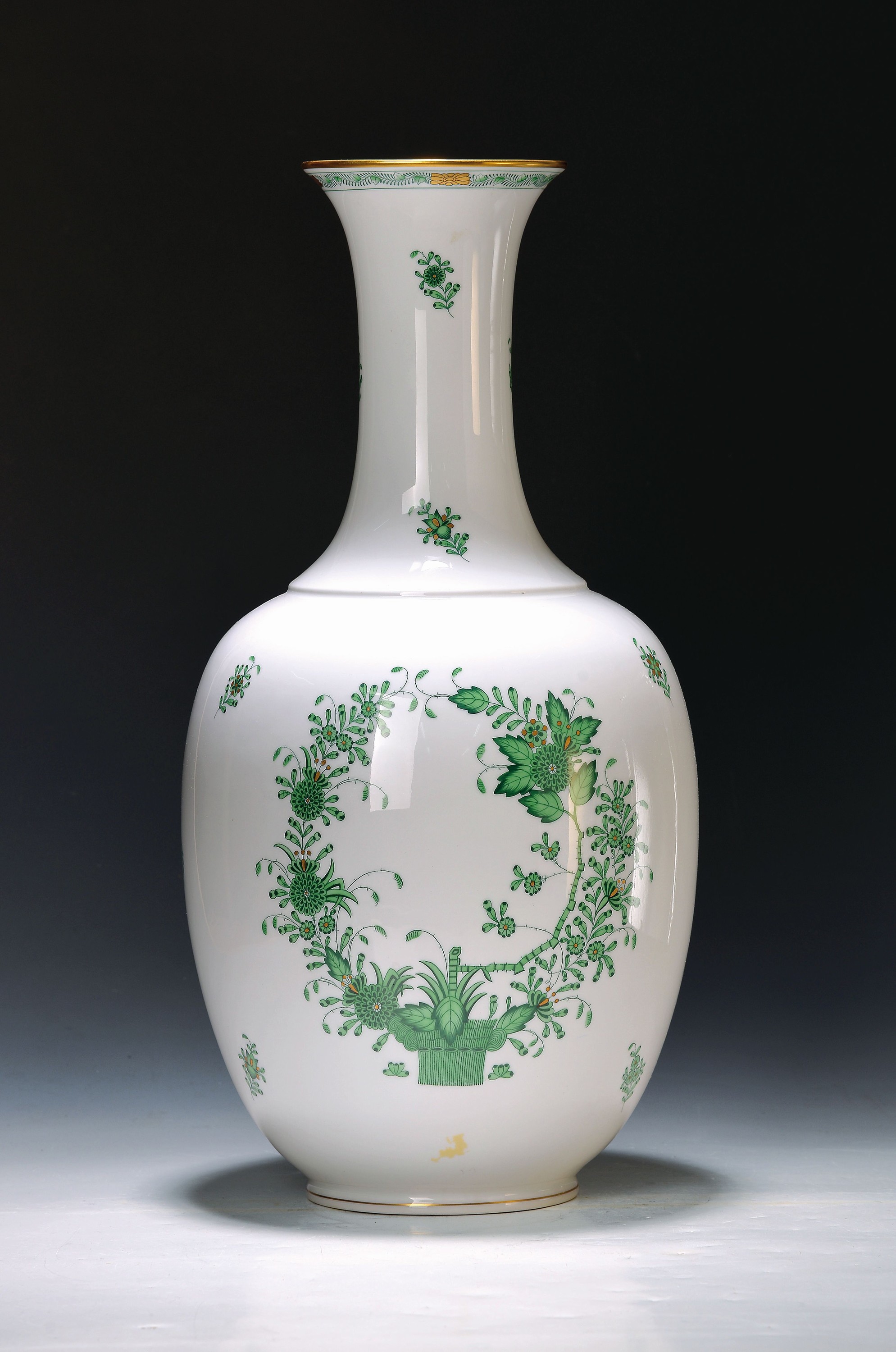 Große Vase, Herend, Indian Basket in Grün, 20. Jh., Porzellan, beidseitiger Dekor, H. ca. 49 cm