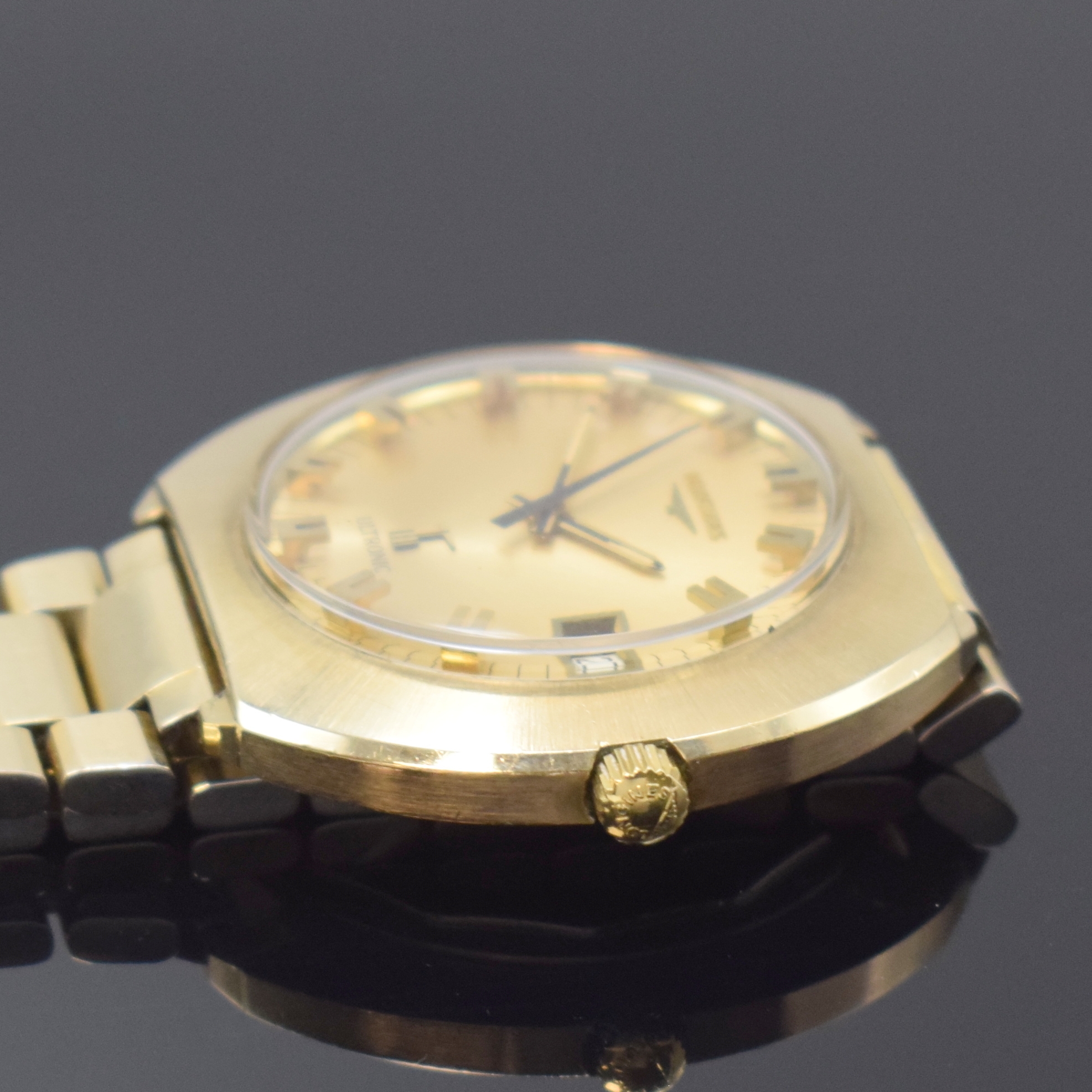 Detail c: LONGINES Ultronic Herrenarmbanduhr Referenz 6312, Schweiz um 1970, Stimmgabelschwinger, verg. Geh., Stahlboden verschr., verg. orig. Gliederband m. ...