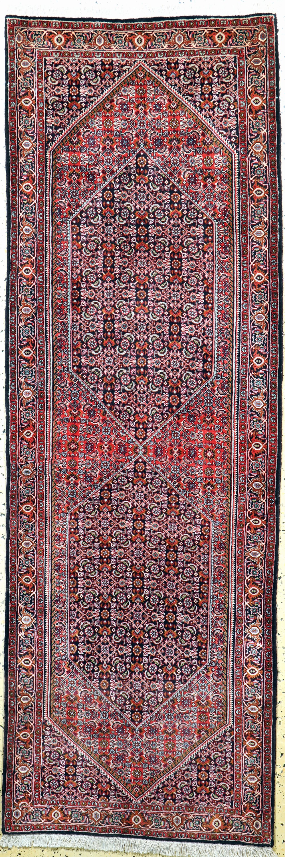 Bidjar fein, Persien, Ende 20.Jhd, Korkwolle auf Baumwolle, ca. 227 x 77 cm, EHZ: 2