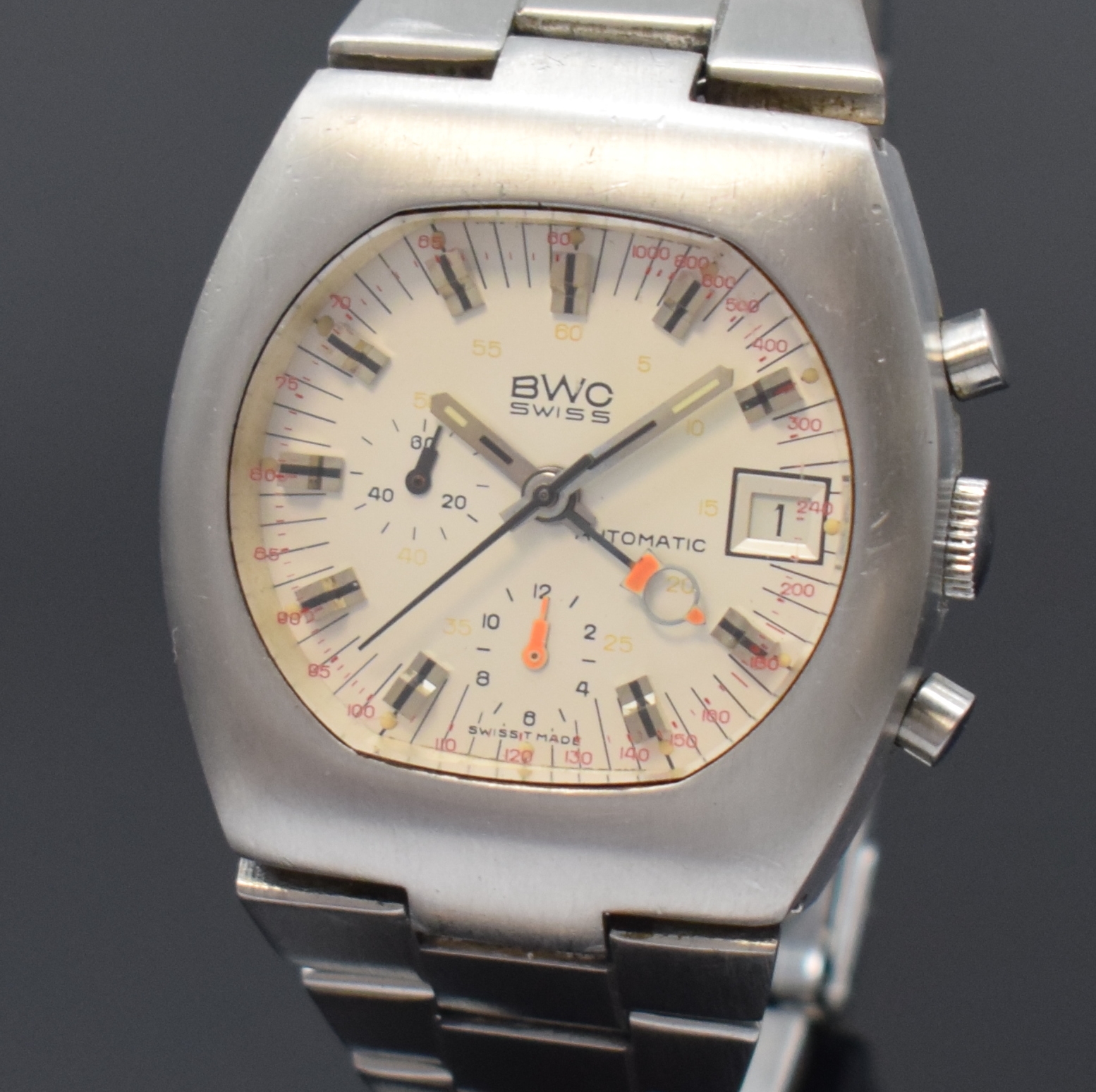 Detail a: BWC Herrenchronograph in Stahl, Schweiz um 1975, Automatik, Boden verschr., neutr. Stahlband m. Faltschl., silb. Zifferbl. m. aufges. Std.-Ind., ...