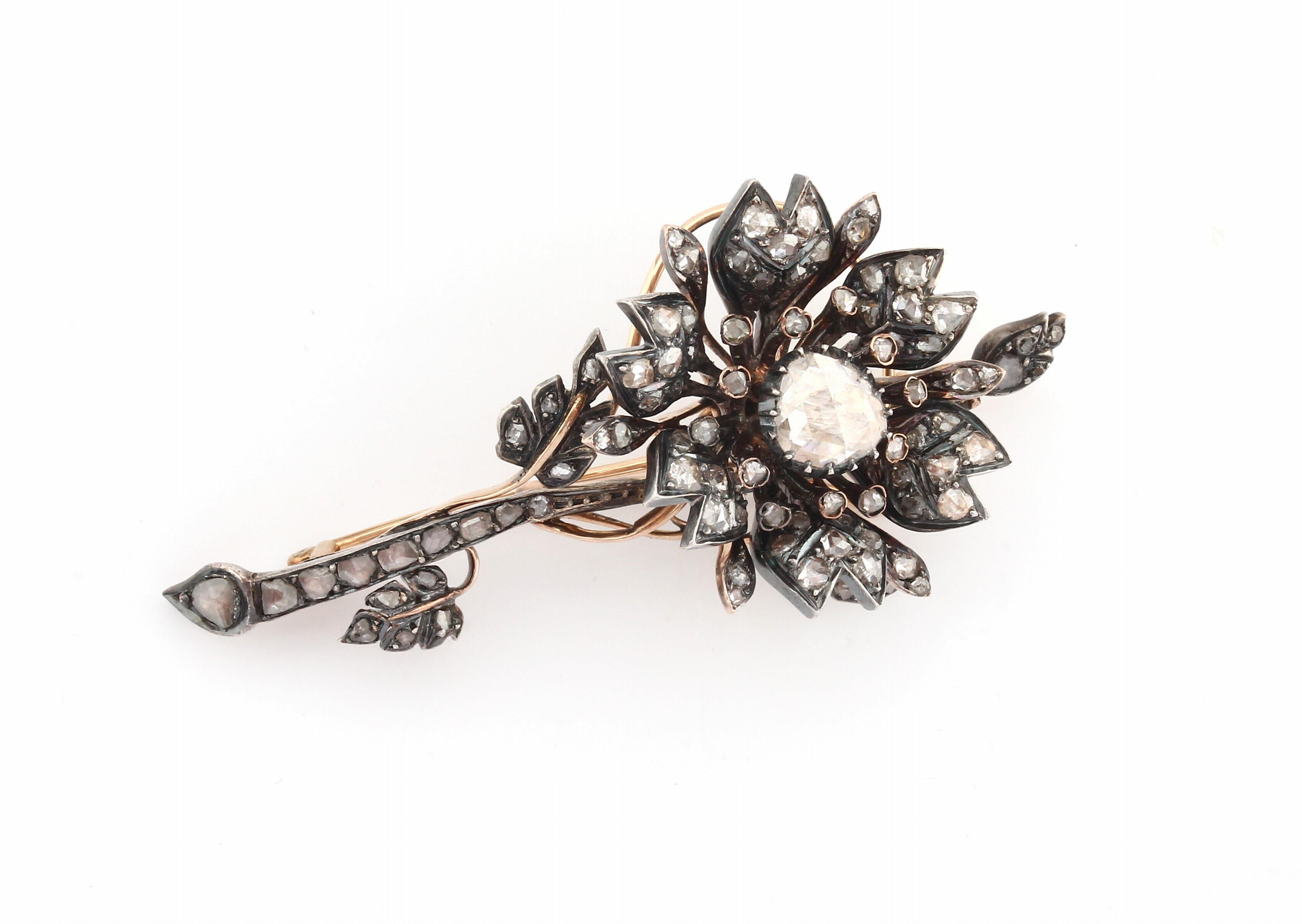Detail a: Aufwändige 18 kt Gold Diamant-Blütenbrosche, um 1830/40, GG 750/000 geprüft, Schauseite zeittyp. in Silber gearbeitet, plastische Ausführung ...