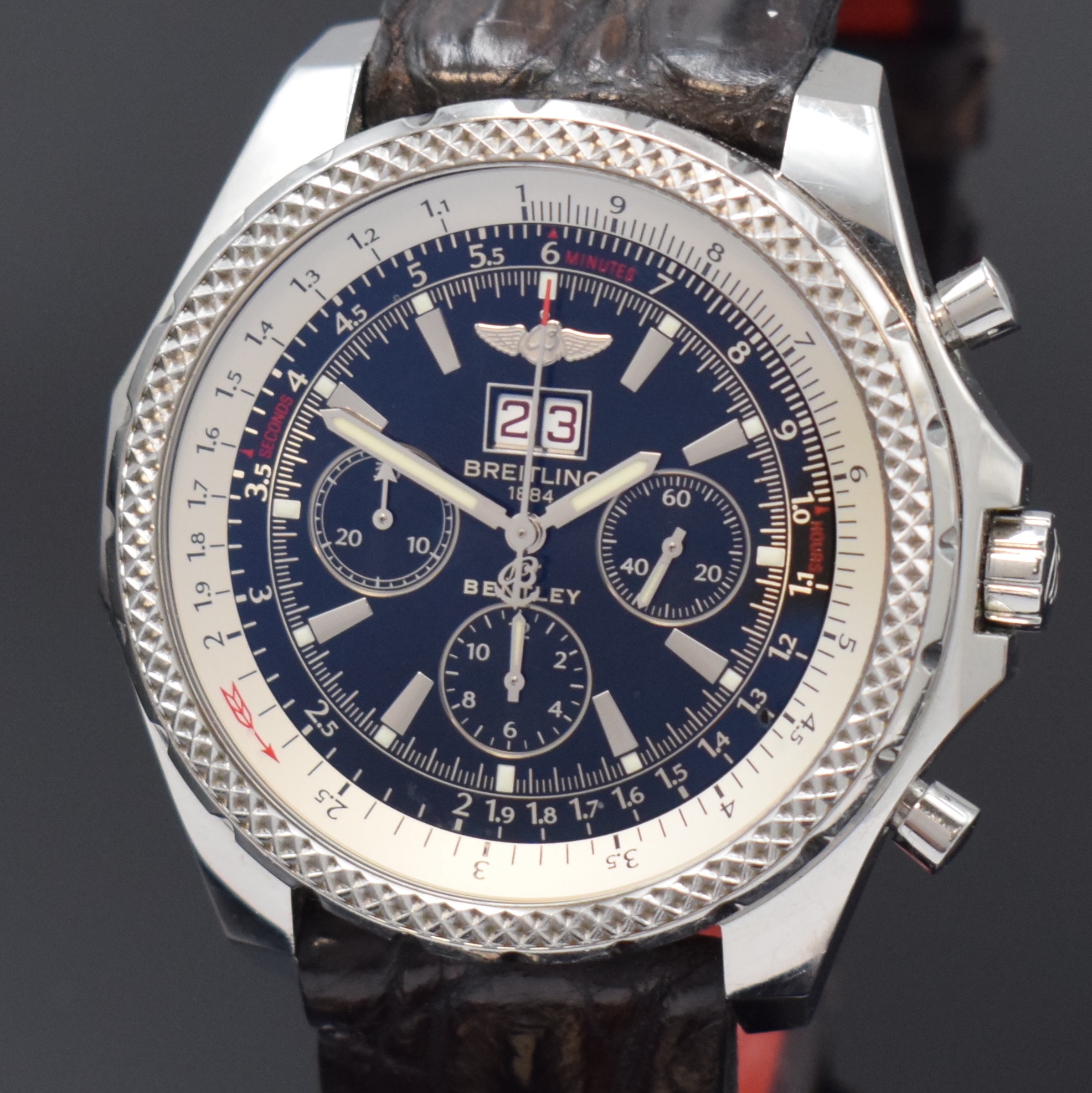 Detail a: BREITLING for Bentley Herrenchronograph Modell Bentley 6.75 Referenz A44362, Schweiz um 2010, Automatik, Edelstahlgeh., Boden im Design einer Bentley ...