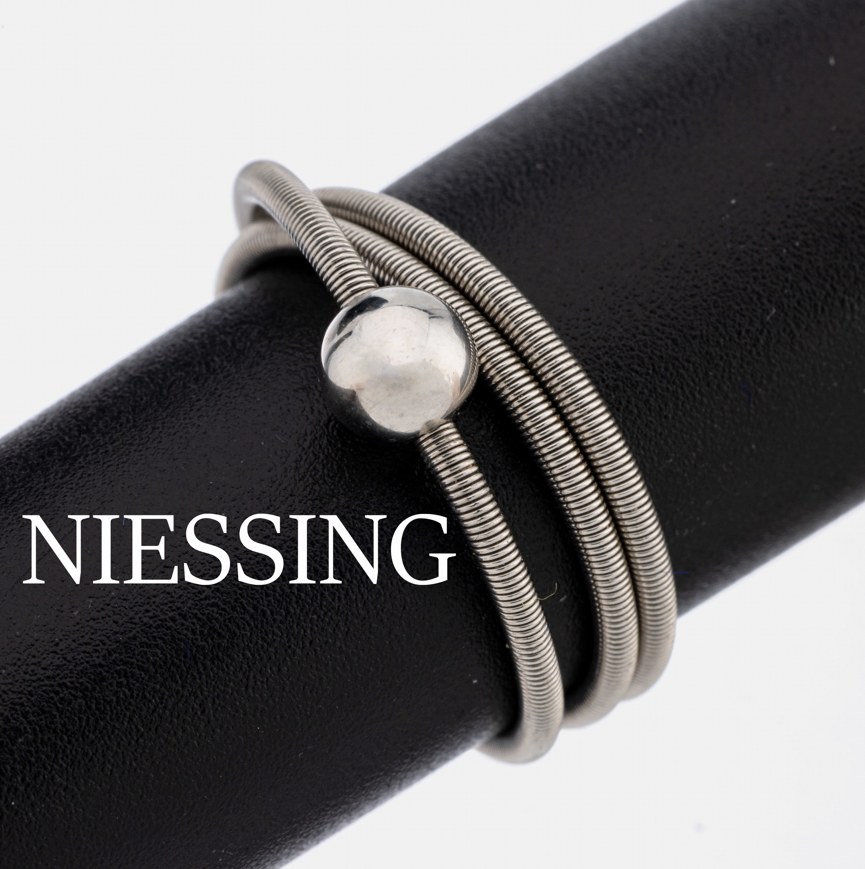 Platin NIESSING Ring, 950er Platin, 3-fach gedreht, Kugel, sign., RW 55, 3.2 g