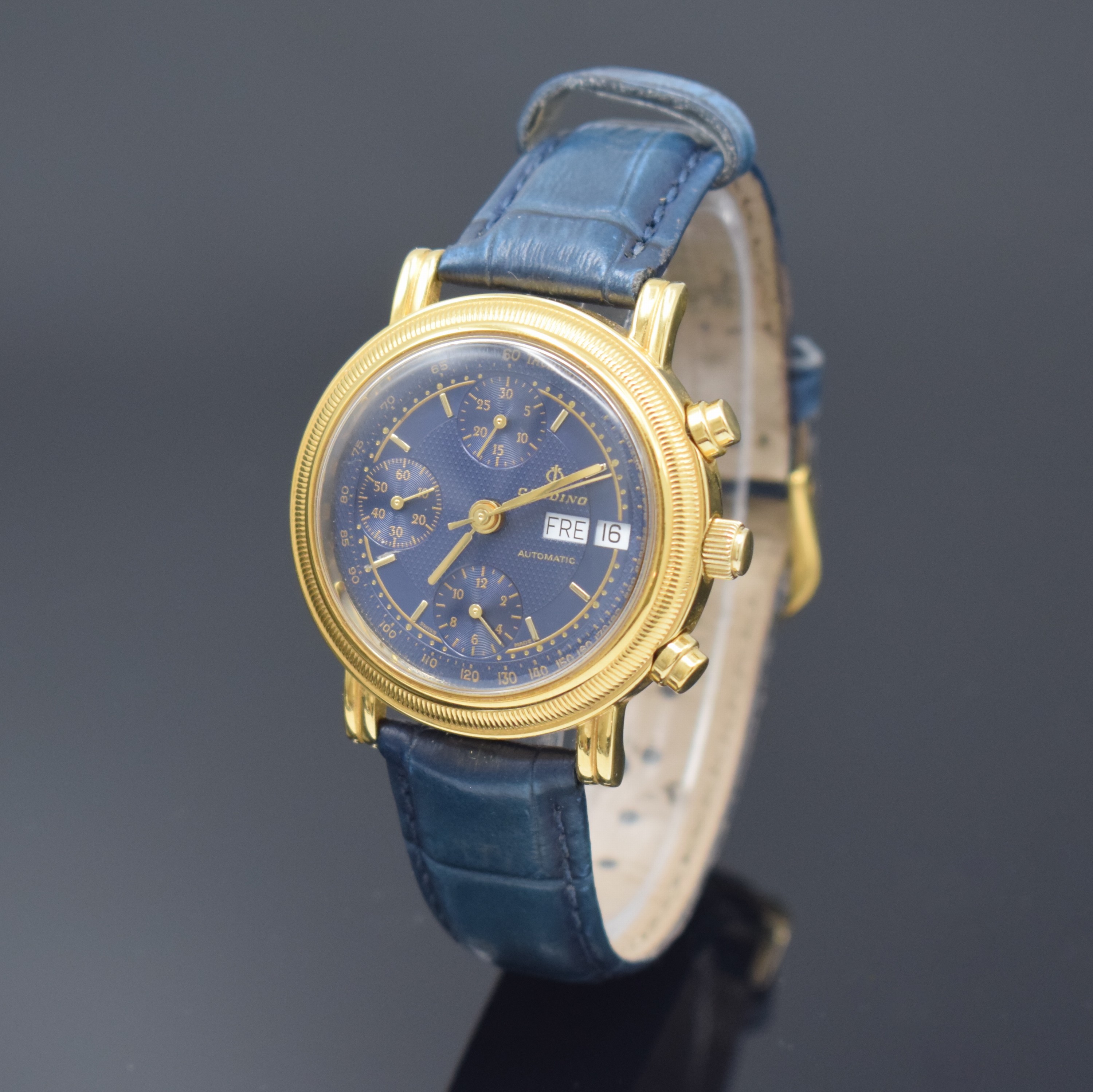 CANDINO vergoldeter Armbandchronograph, Schweiz um 2005, Automatik, beids. vergl. Geh., Boden aufgedr., Lederband m. verg. orig. Dornschl., blaues ...