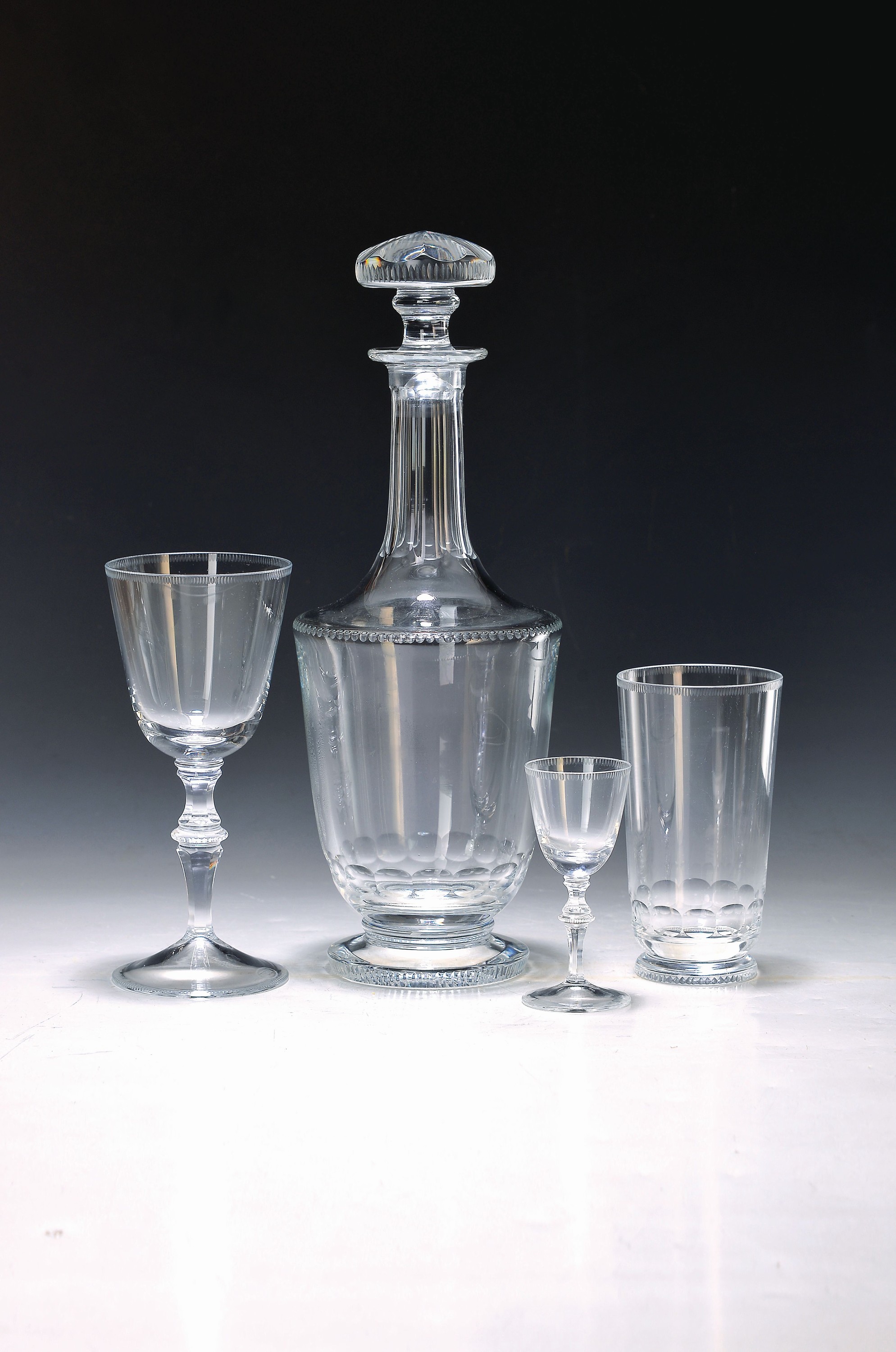 Trinkglasservice, Moser, 2. Hälfte 20. Jh., Mozart, Karaffe, farbloses Kristallglas, Karaffe, 6 Weingläser, 4 Bechergläser, zwei Likörgläser, ...