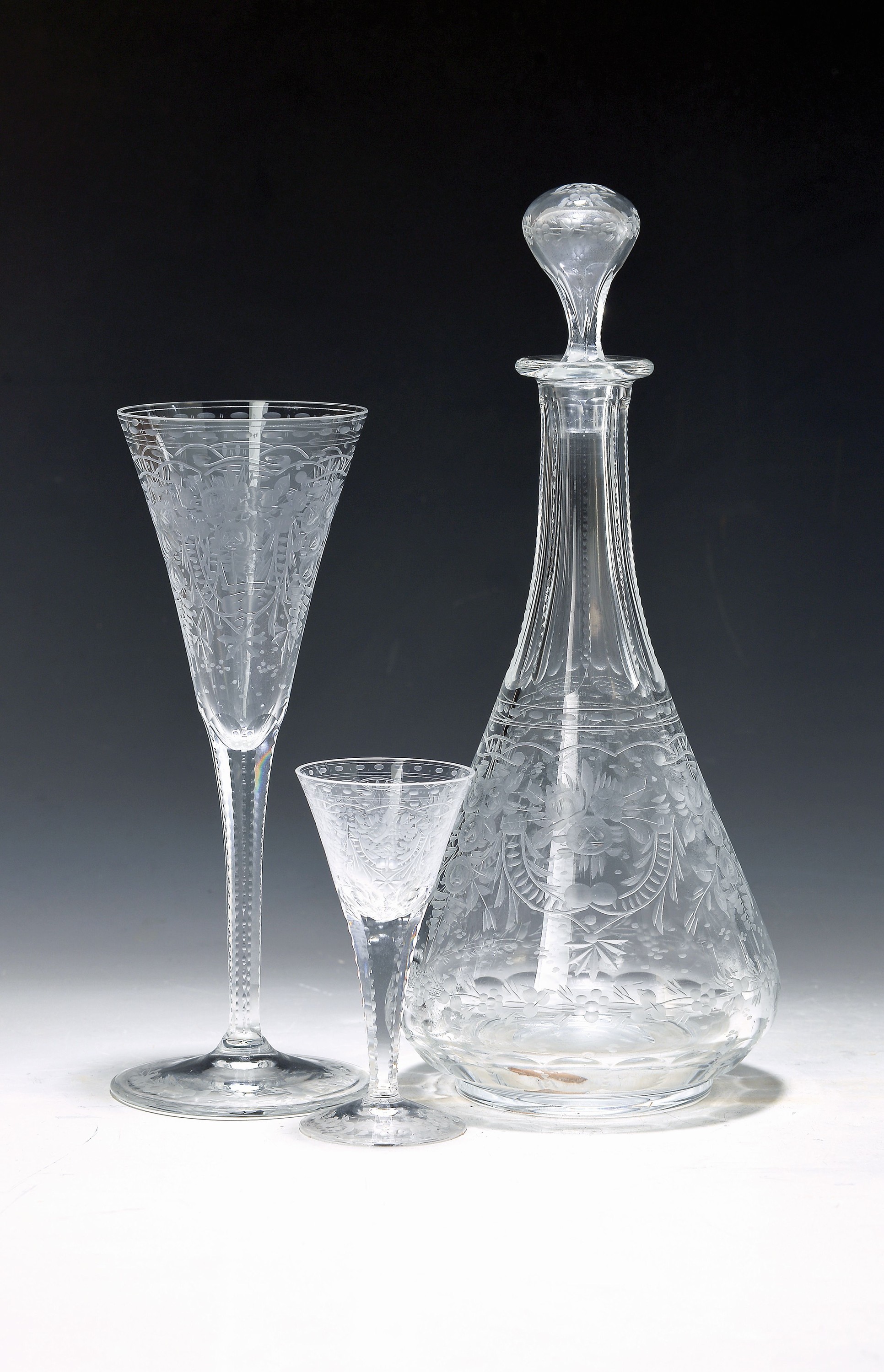 Trinkglasset, Moser Karlsbad, Maharani 4400, farbloses Kristallglas, aufwendig graviert, Karaffe vier Weingläser und 2 Likörgläser, Karaffenhöhe ...