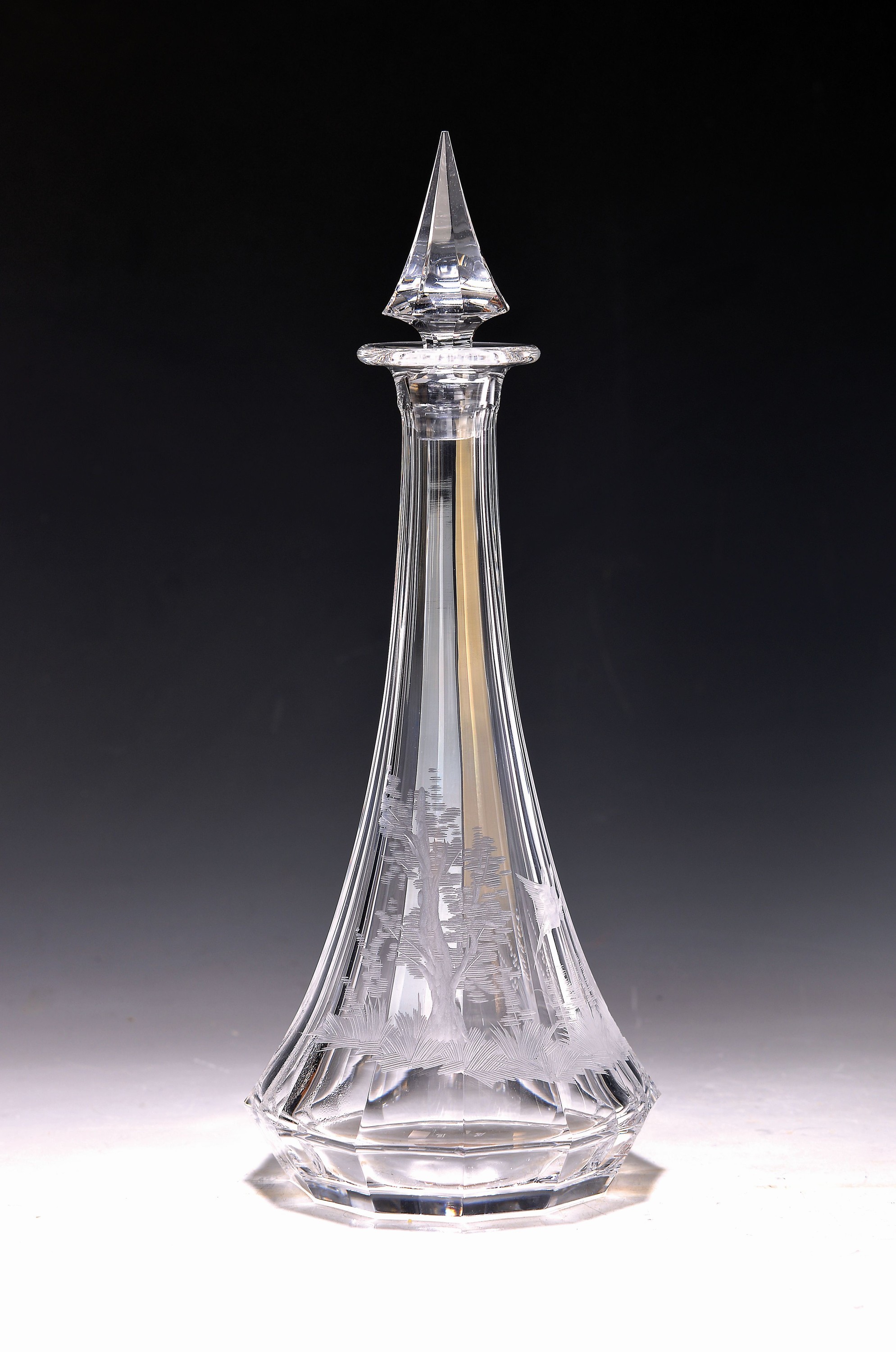 Karaffe, Moser, Marienbad 13880, farbloses Kristallglas, geschliffen, facettiert, umlaufender geätzter Golddekor, H. ca. 40 cm